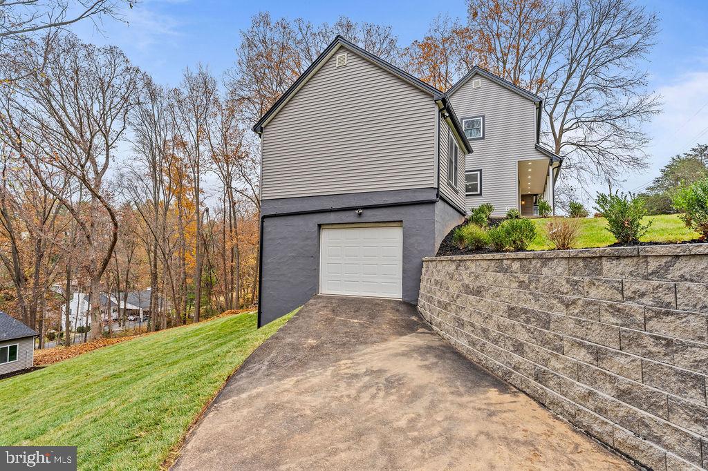 417 OVERLOOK DRIVE