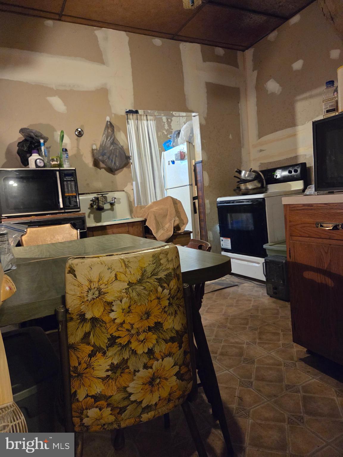 BELMONT VILLAGE - Residential