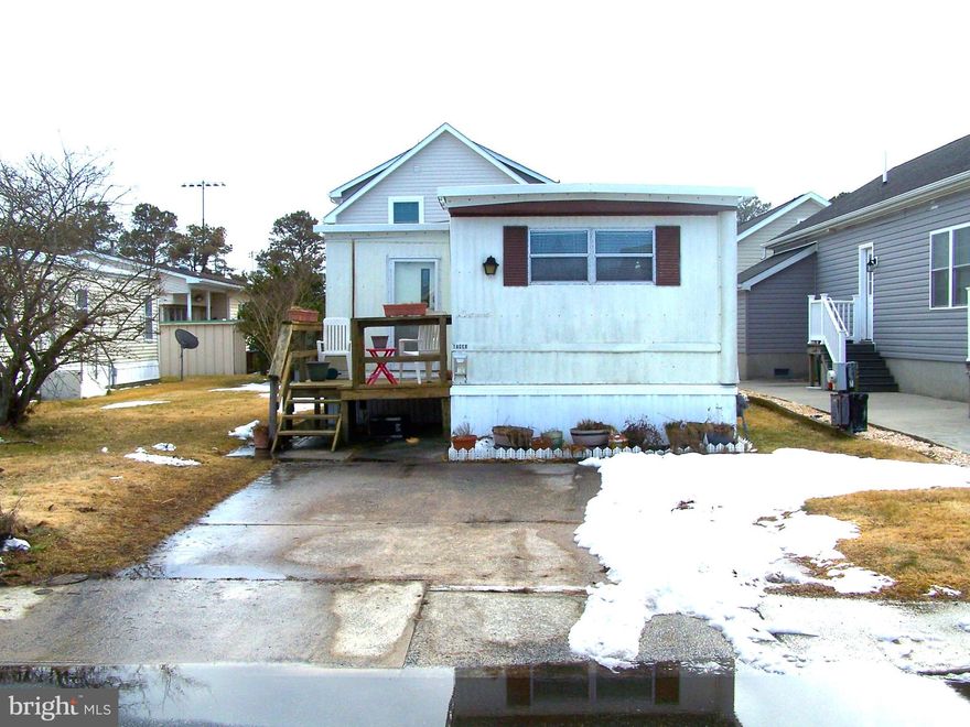 Great upfront location in the highly sought after community of Montego Bay in North OC. Just a short walk to the beach, community amenities, shopping, dining, the bus stop and Ocean City's 58 acre Northside Park...home of the 4th of July fireworks. This home features 3 bedrooms, 1-1/2 bathrooms and has a replacement insulated metal roof. Home is being sold mostly furnished.
Community amenities include 2 inground swimming pools, 1 kiddie pool, 2 tennis courts, pickle ball courts, a shuffleboard court, a 9 hole mini-golf course, a bayfront boardwalk with 3 fishing/crabbing piers, and an 8 acre wildlife sanctuary that has a pond with a blacktop walking/jogging path...all for a low hoa fee of $415.00 a year!!