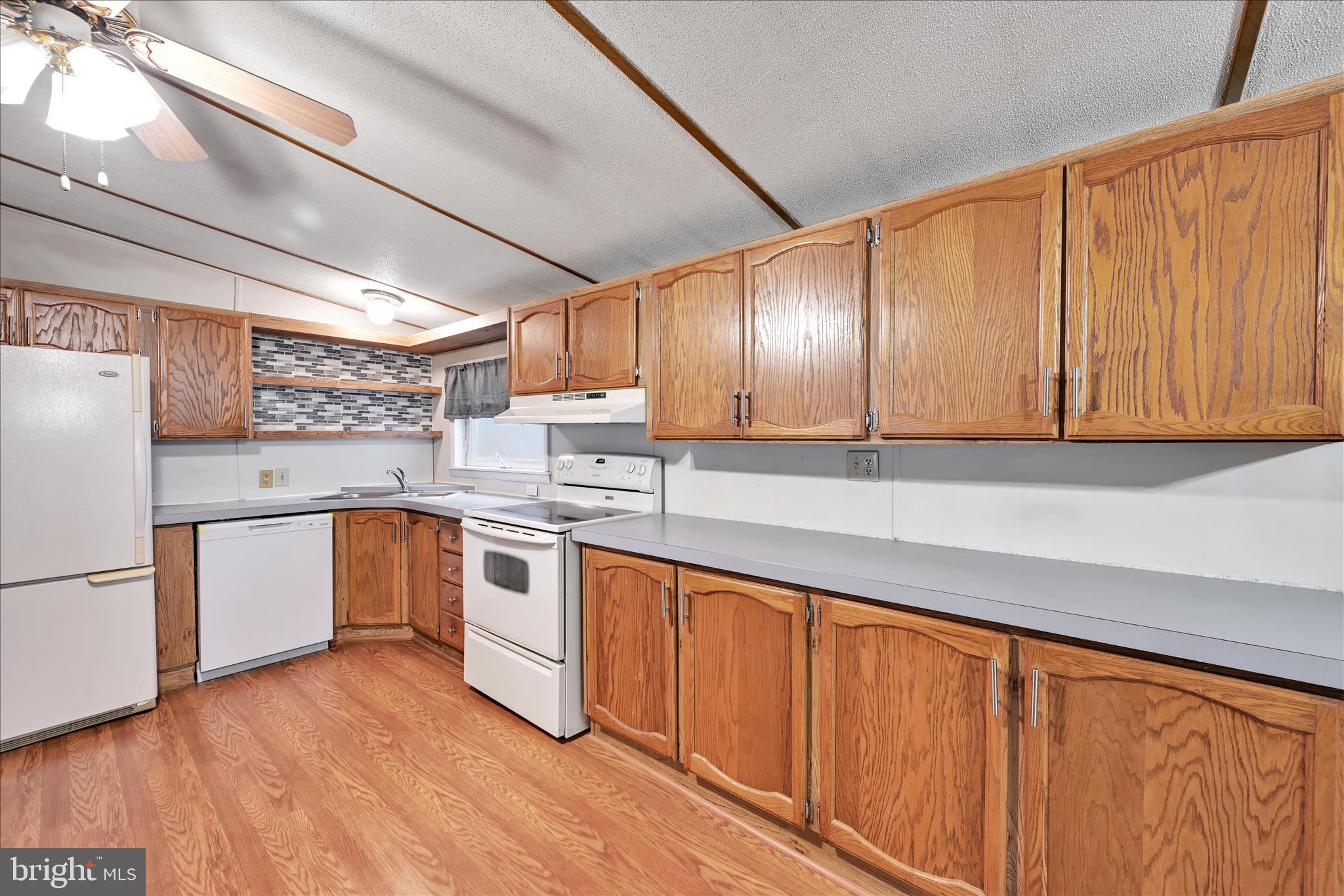 LAKEVIEW MHP - Residential