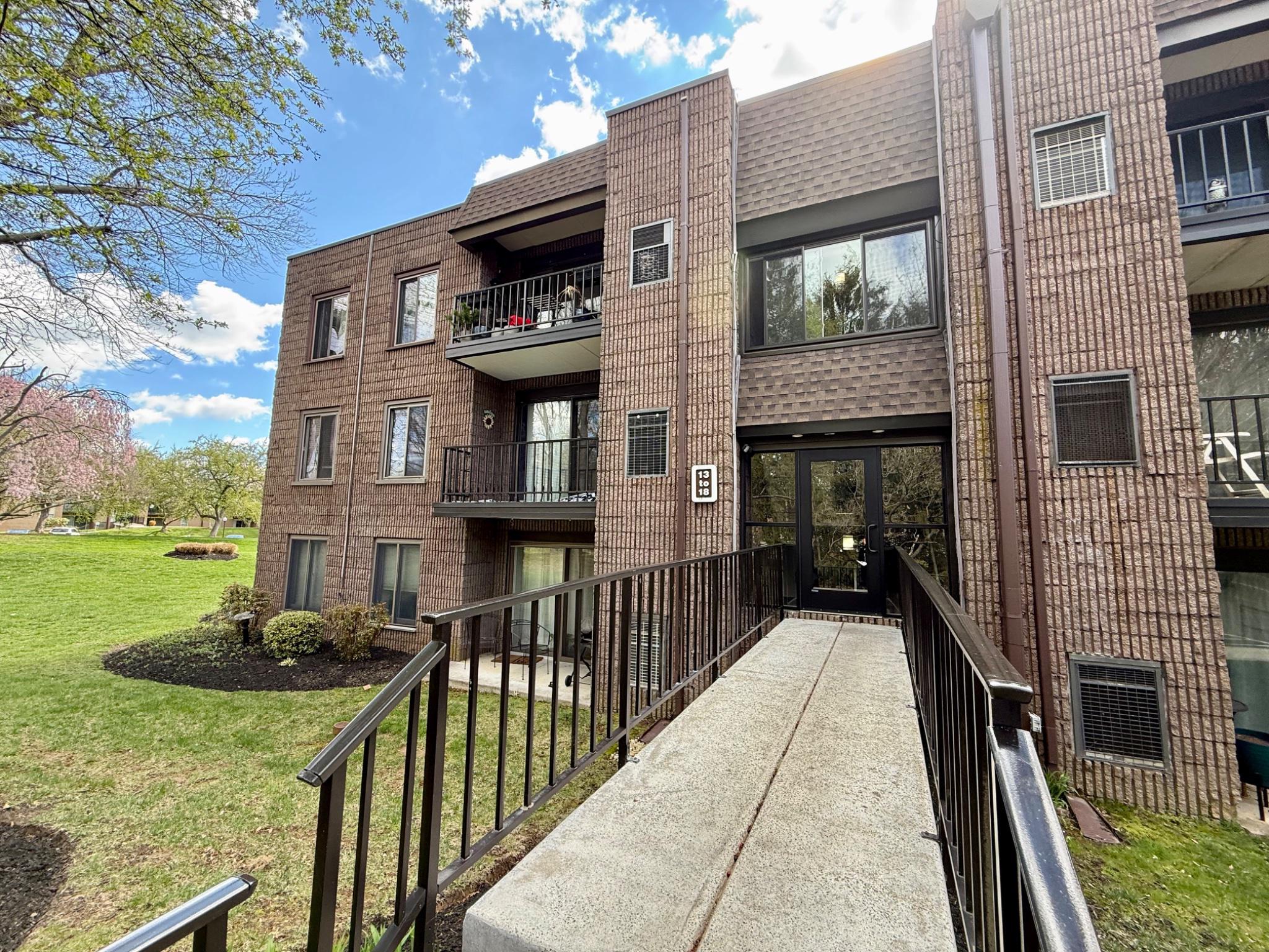 SUMMIT RIDGE - Residential