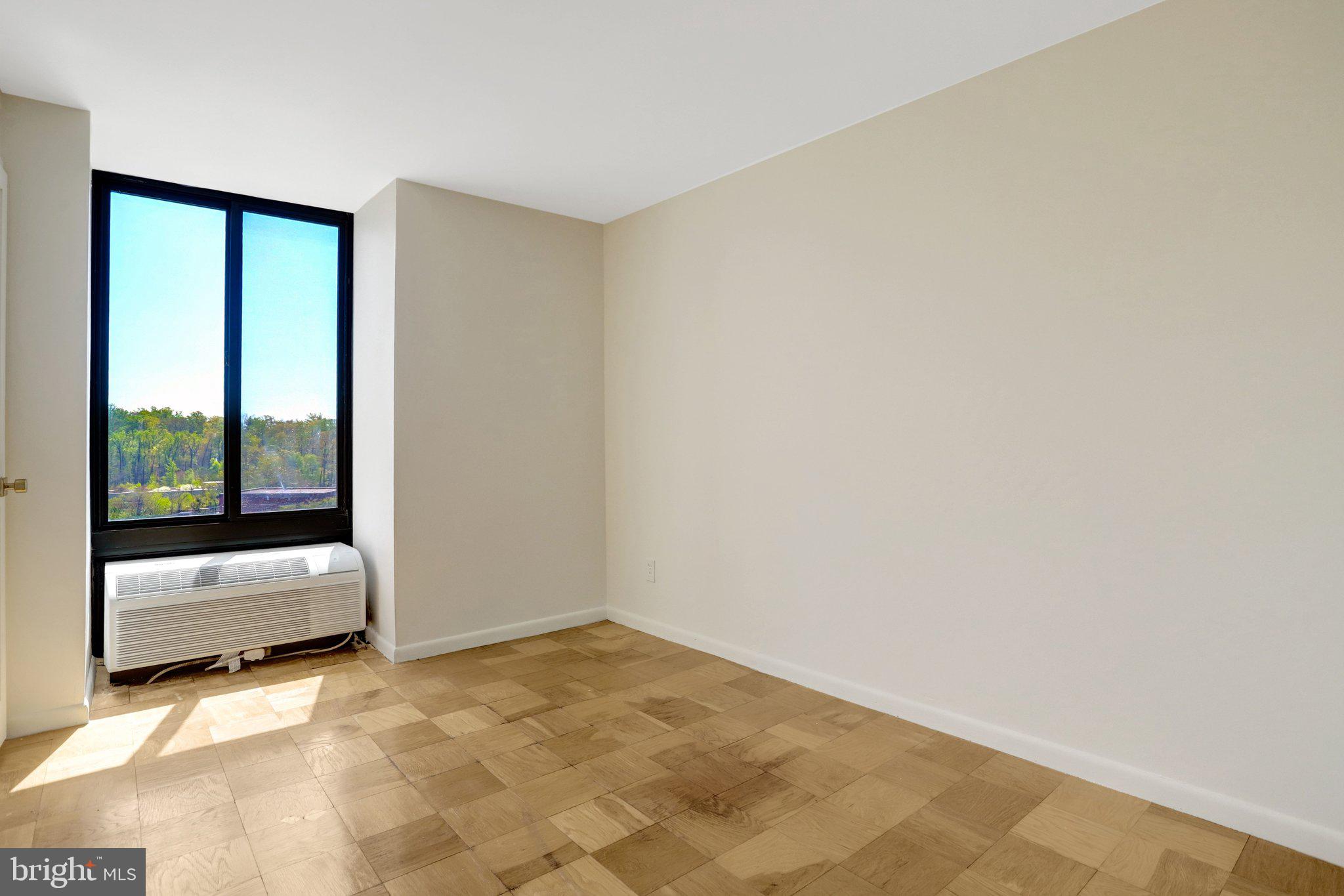 RADNOR - FORT MYER HEIGHTS - Residential