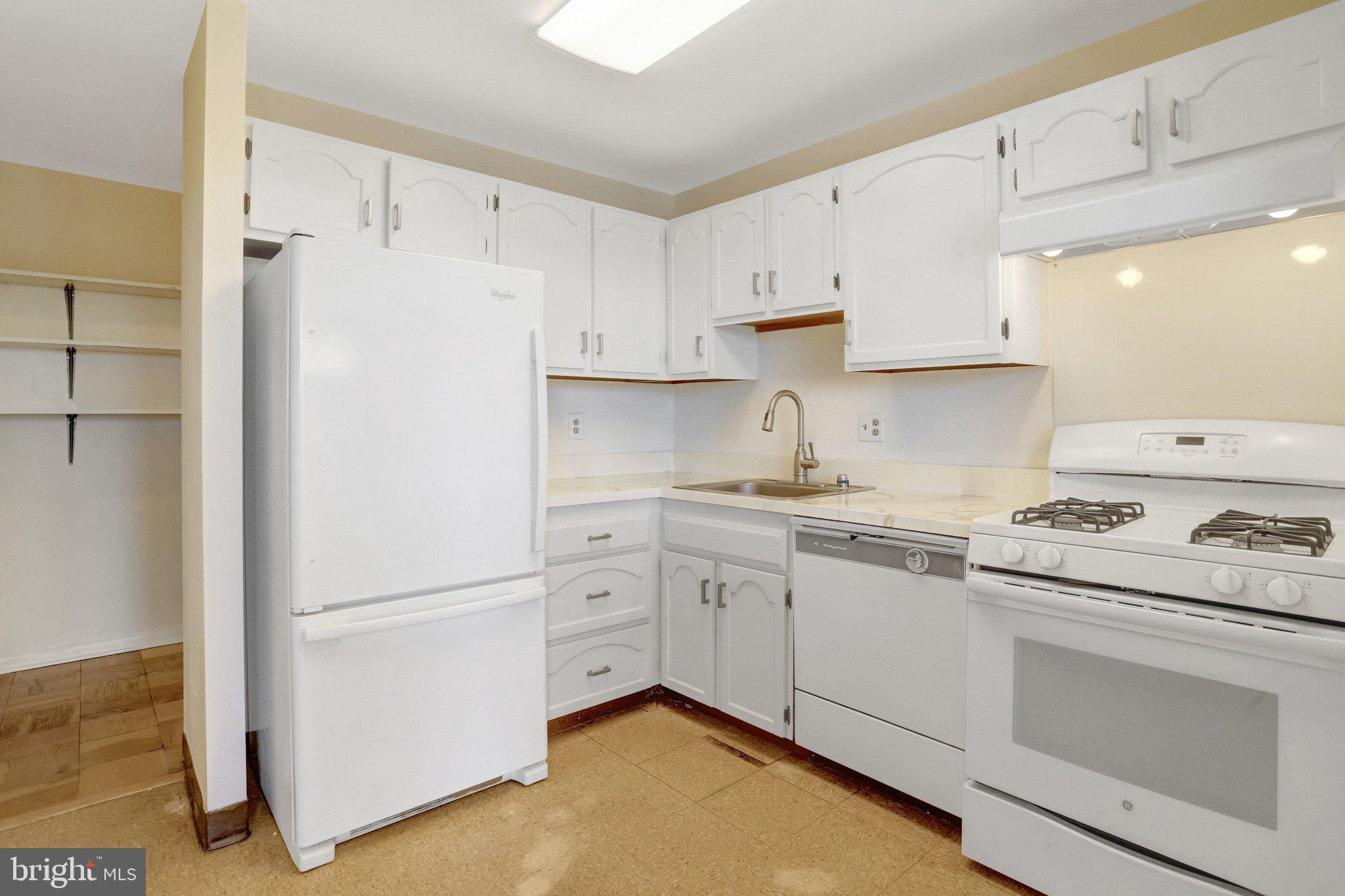 RADNOR - FORT MYER HEIGHTS - Residential