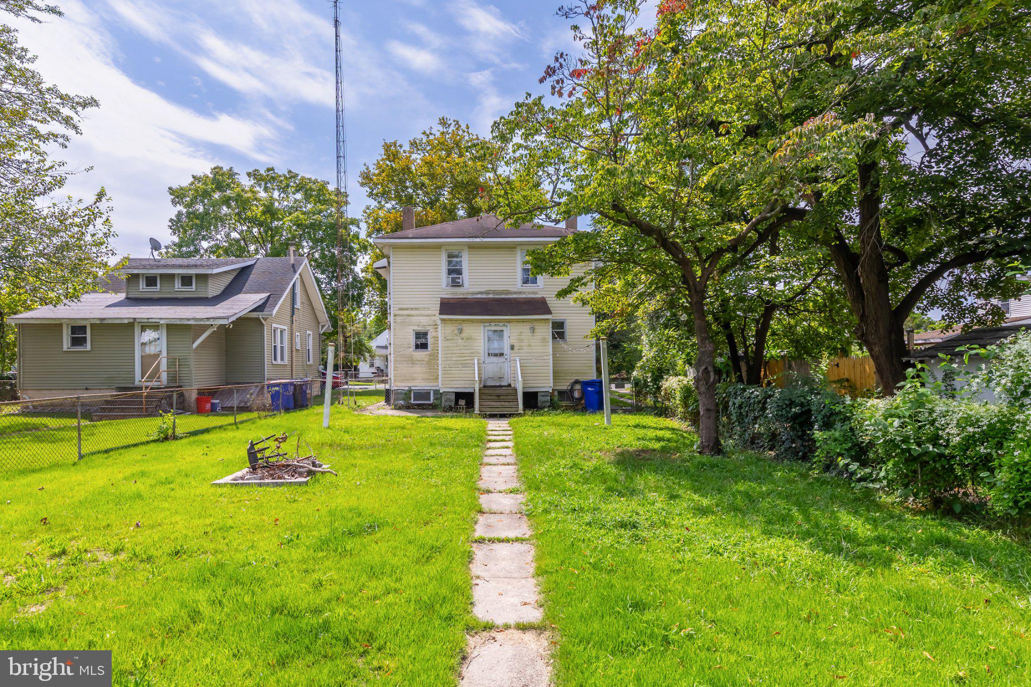 402 - 404 F STREET