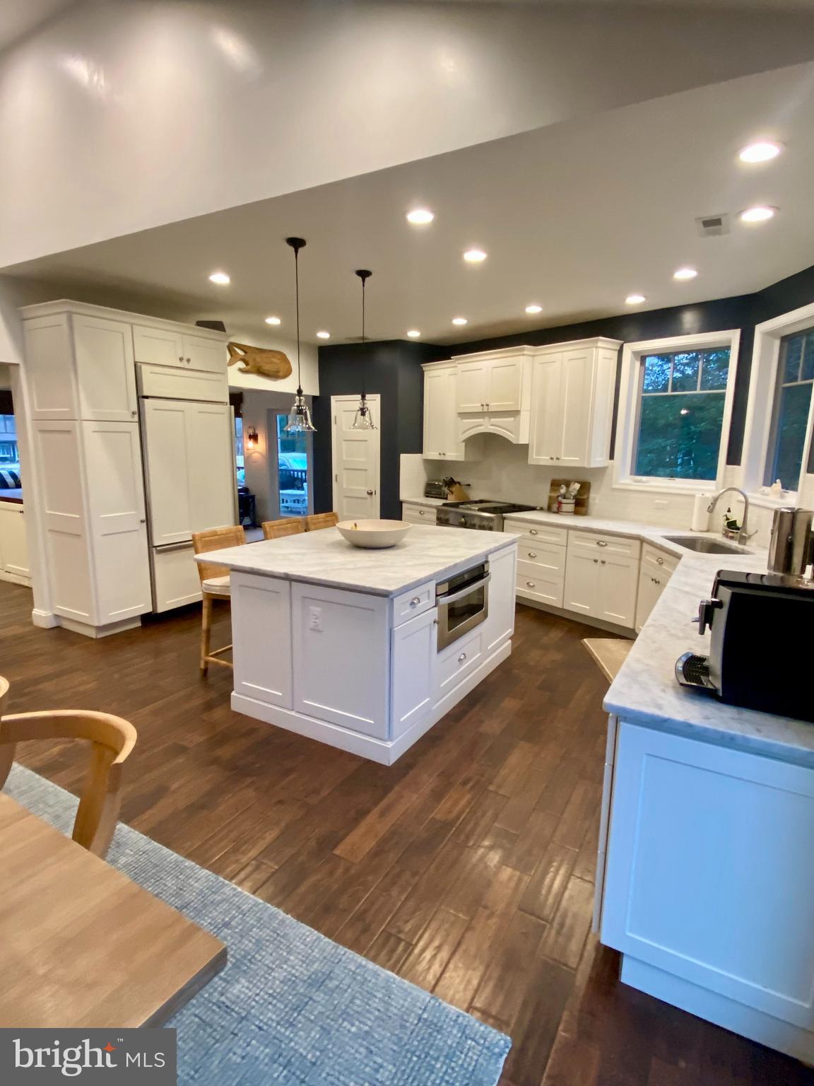 SHERWOOD FOREST - Residential