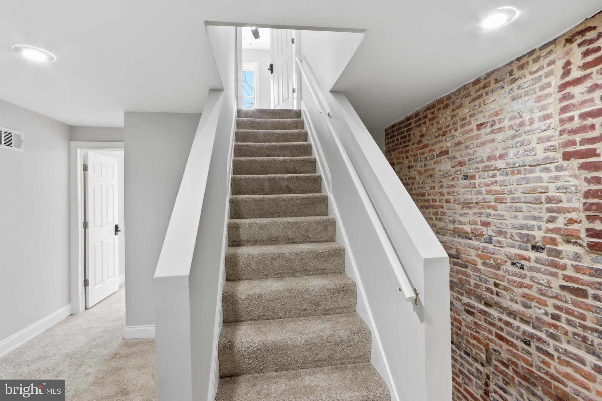 WASHINGTON VILLAGE - Residential