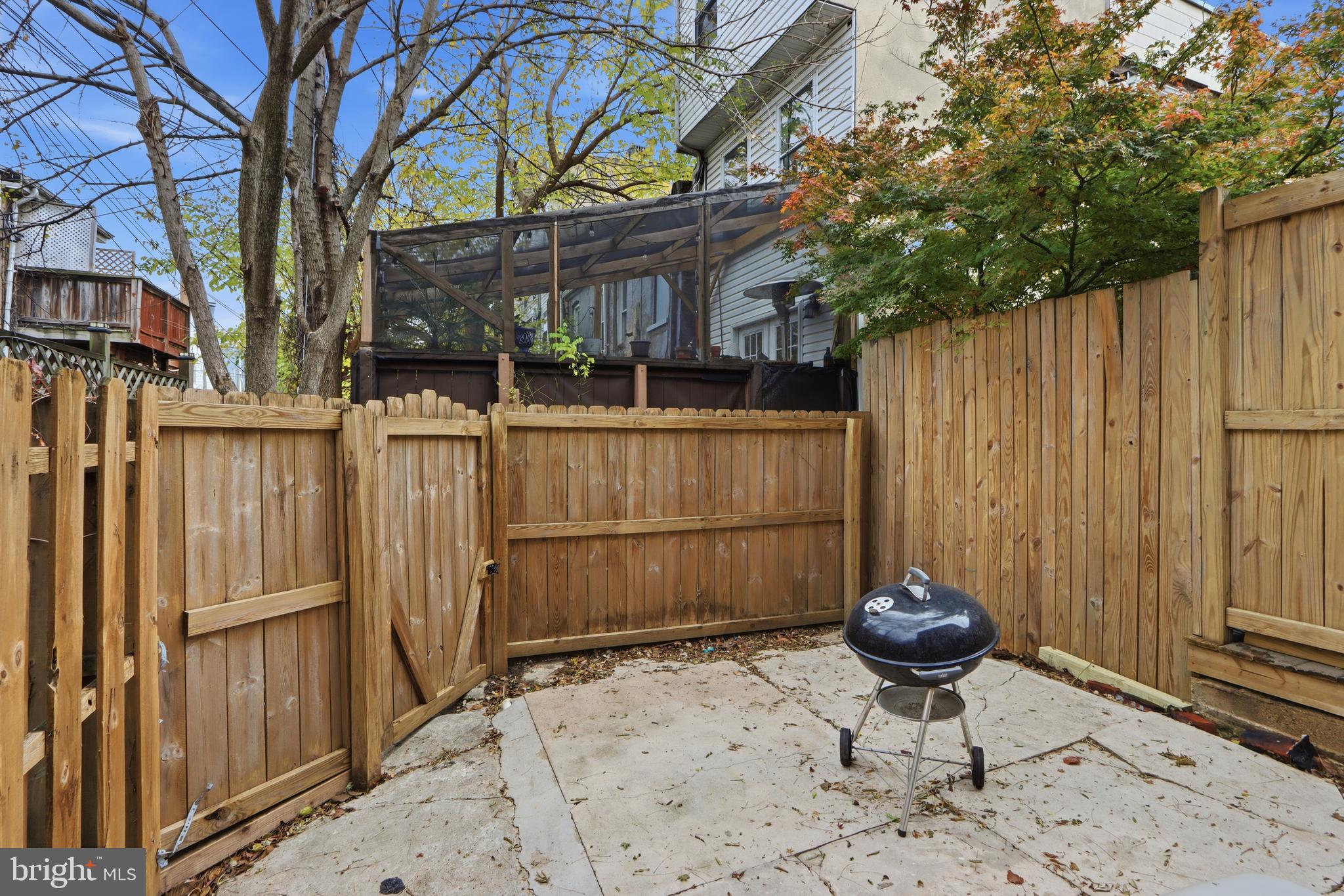 WASHINGTON VILLAGE - Residential