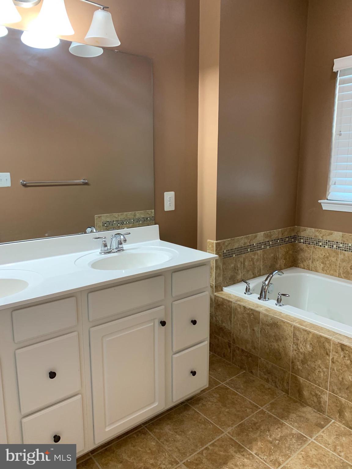 ELLICOTT CROSSING - Residential Lease