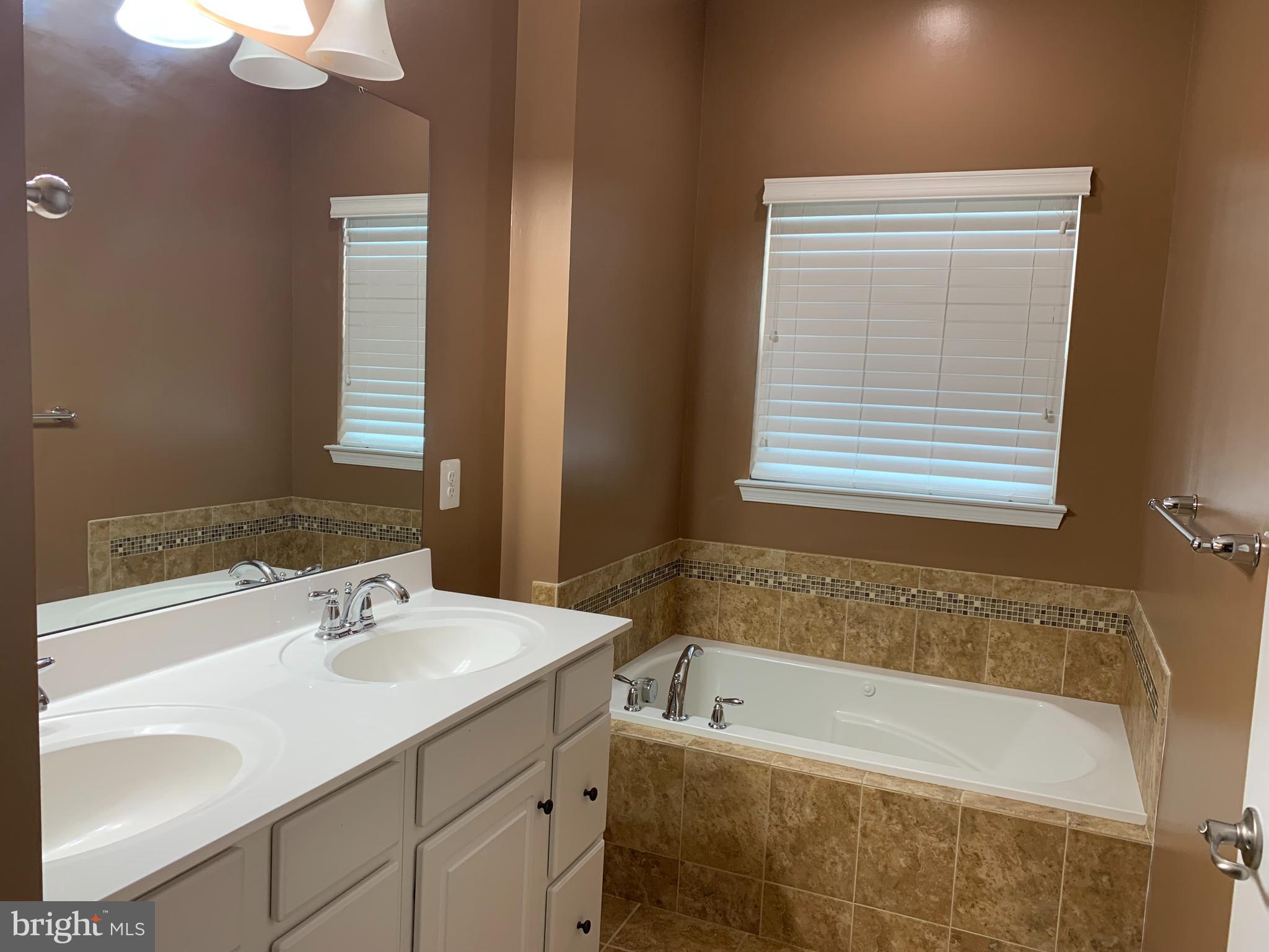 ELLICOTT CROSSING - Residential Lease