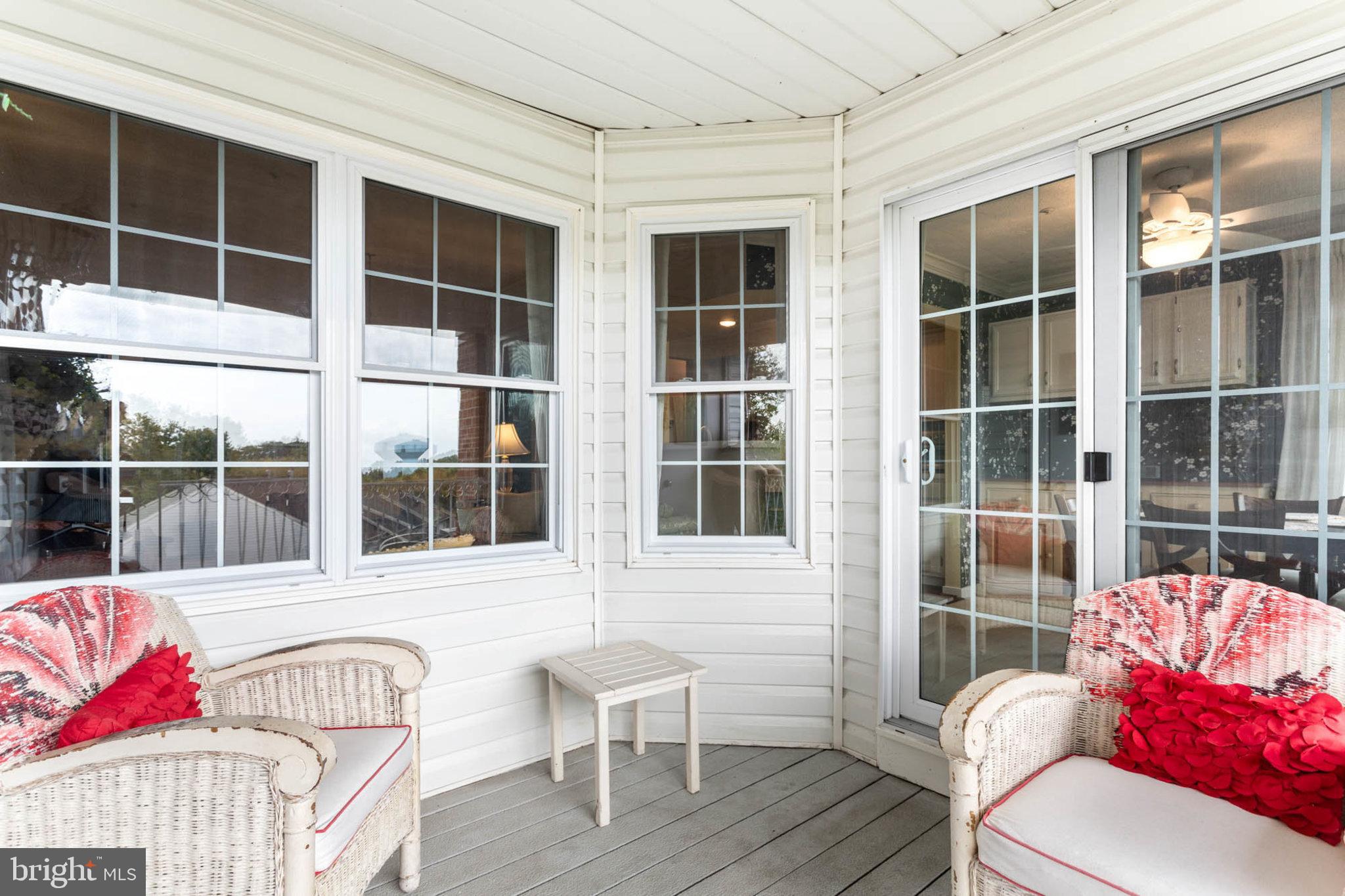 COUNTRY WALK - Residential