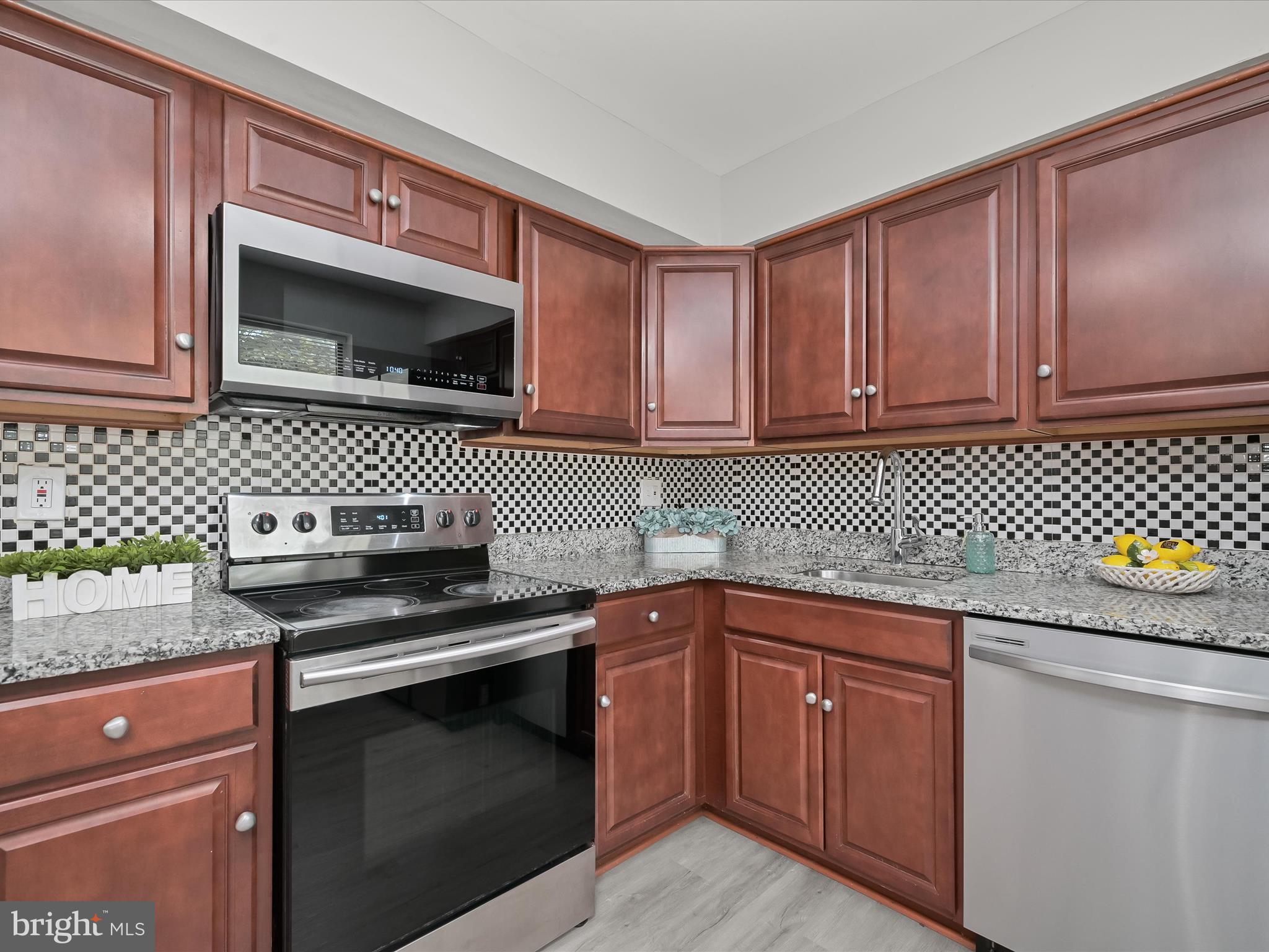 VILLAGE OF OWEN BROWN - Residential