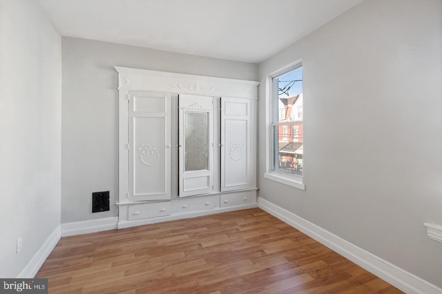 STRAWBERRY MANSION - Residential