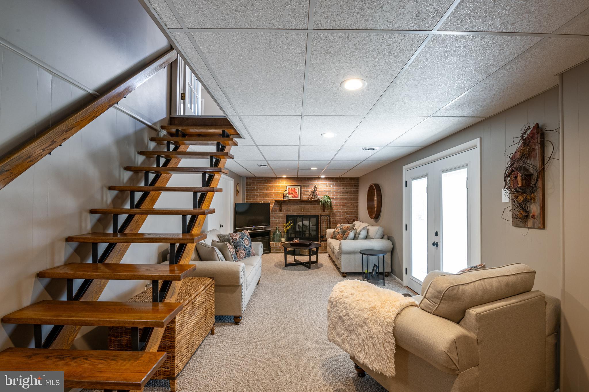 WEST HILLS - Residential