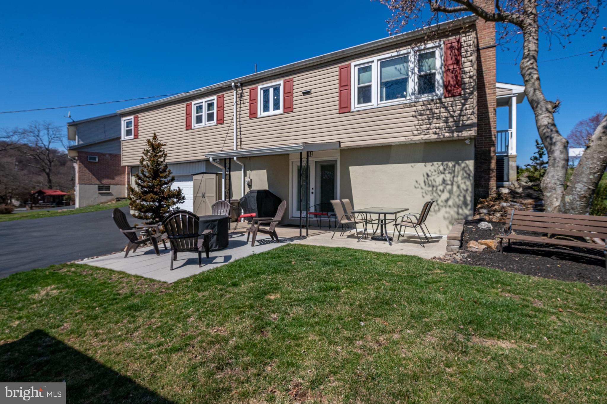 WEST HILLS - Residential