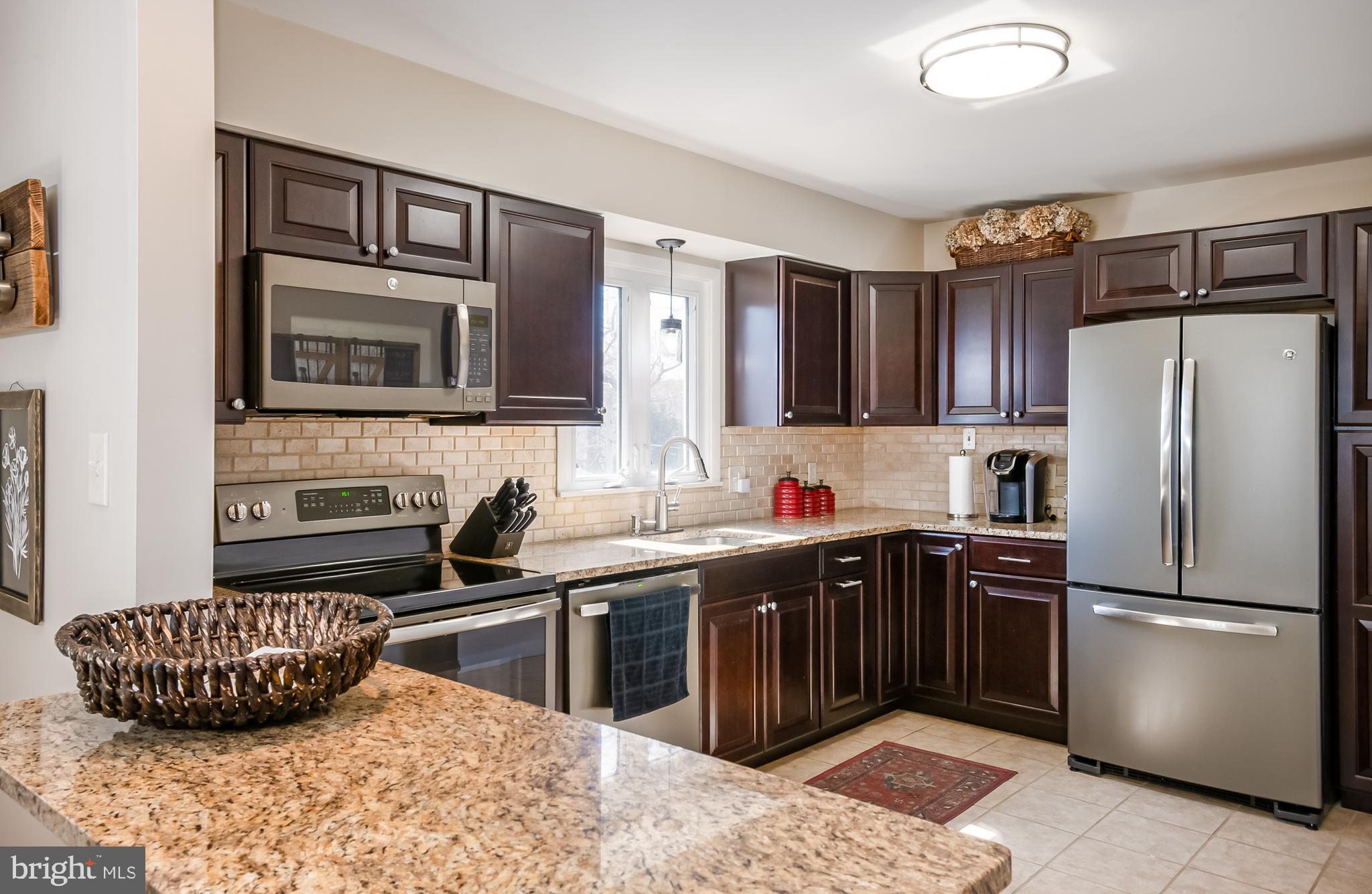 WEST HILLS - Residential