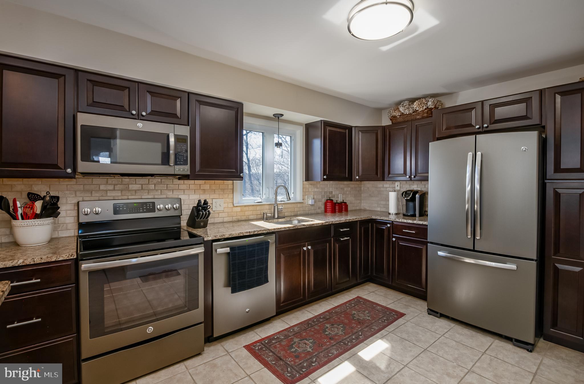 WEST HILLS - Residential