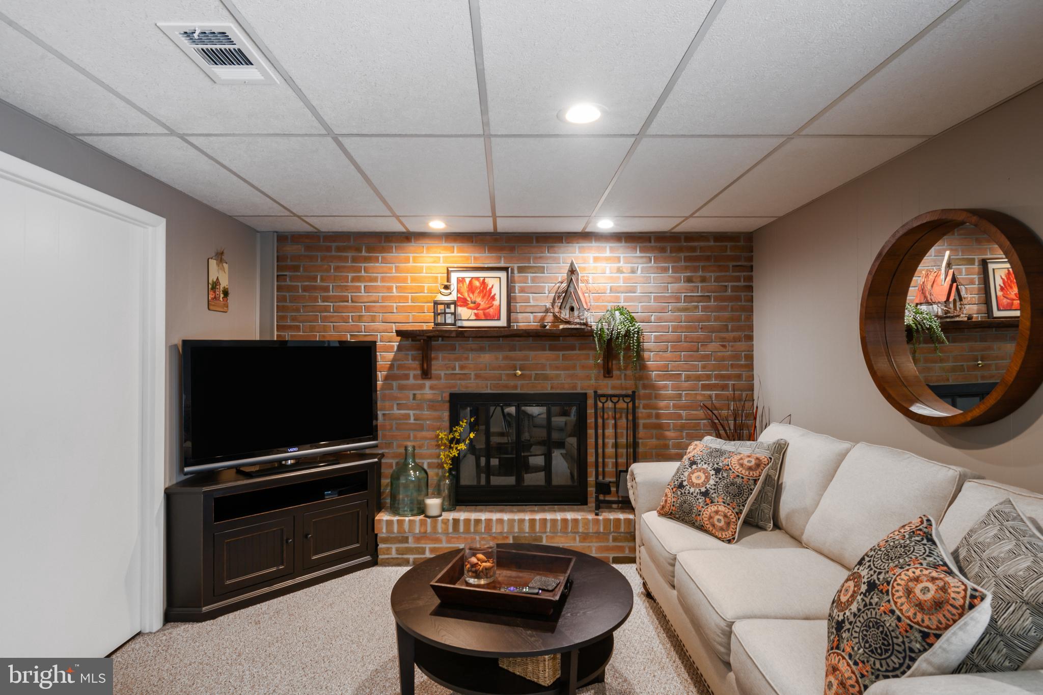 WEST HILLS - Residential