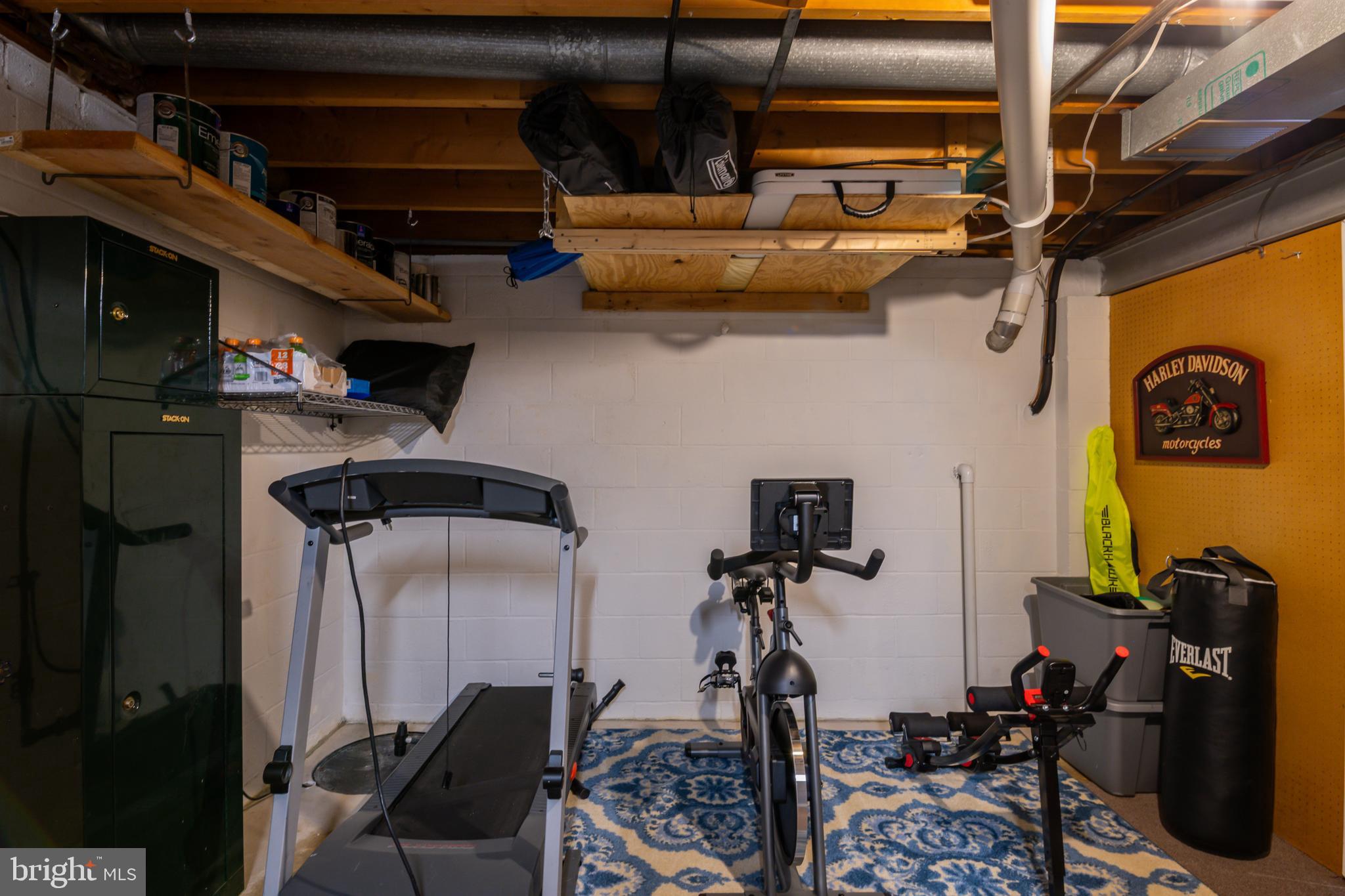 WEST HILLS - Residential