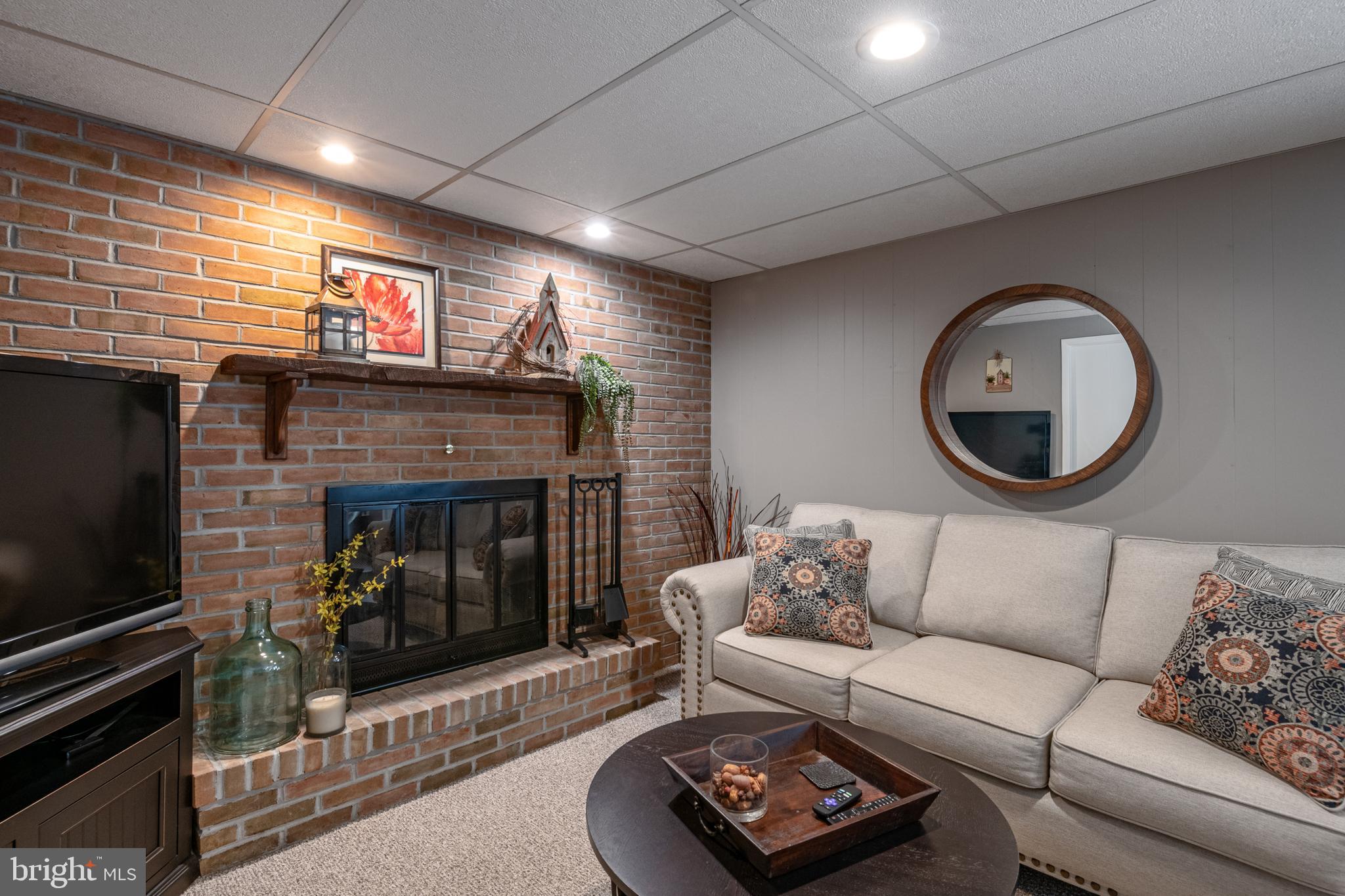 WEST HILLS - Residential