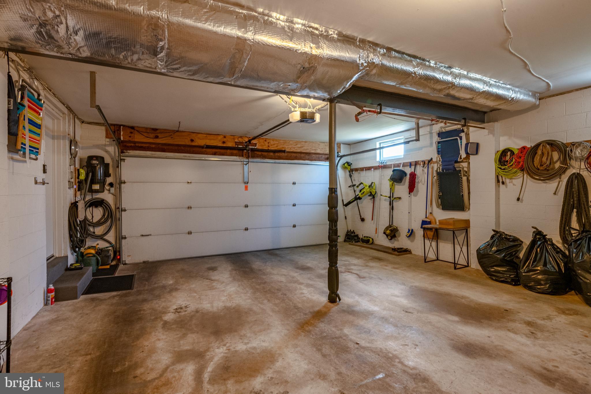 WEST HILLS - Residential