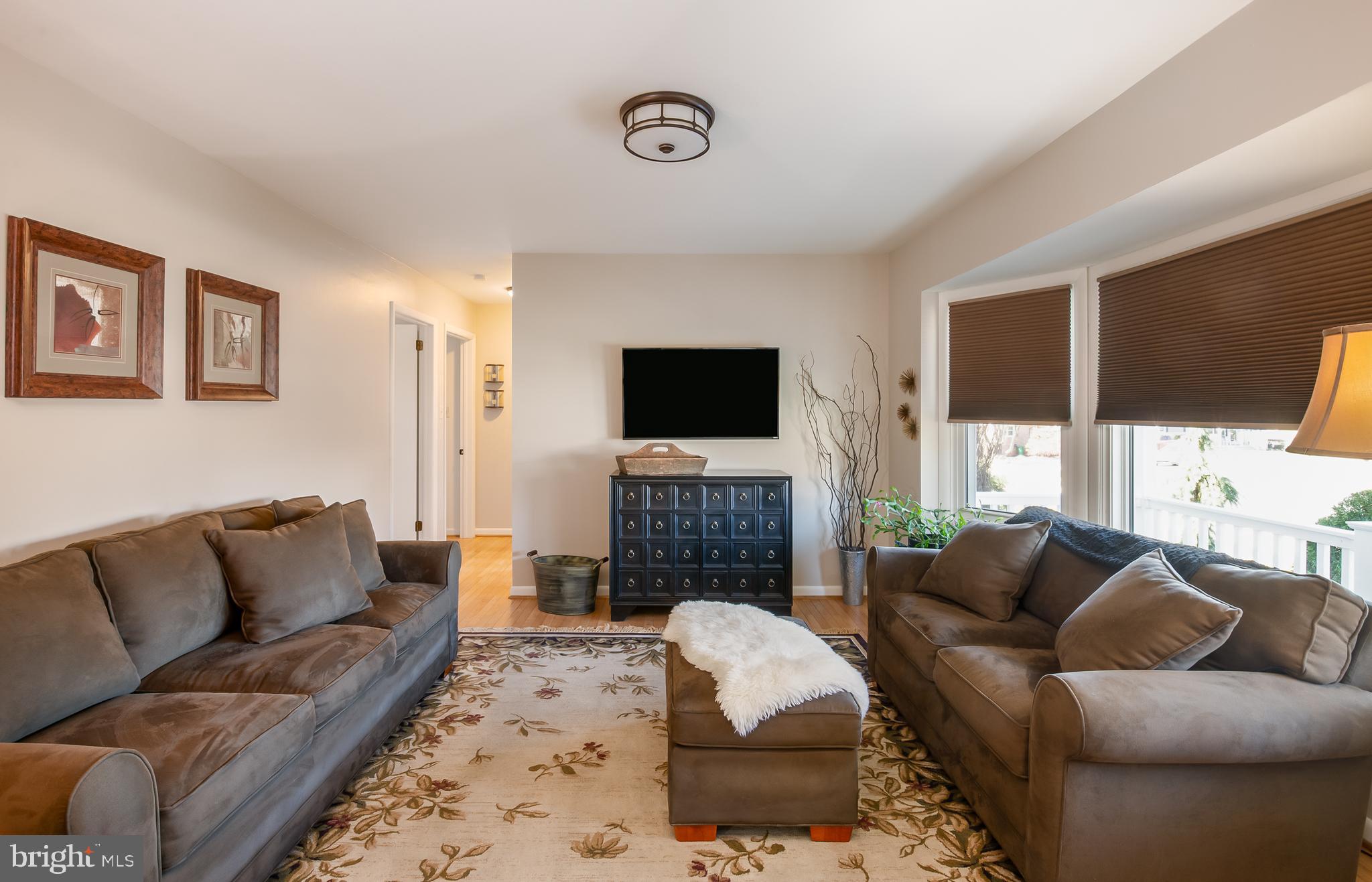 WEST HILLS - Residential