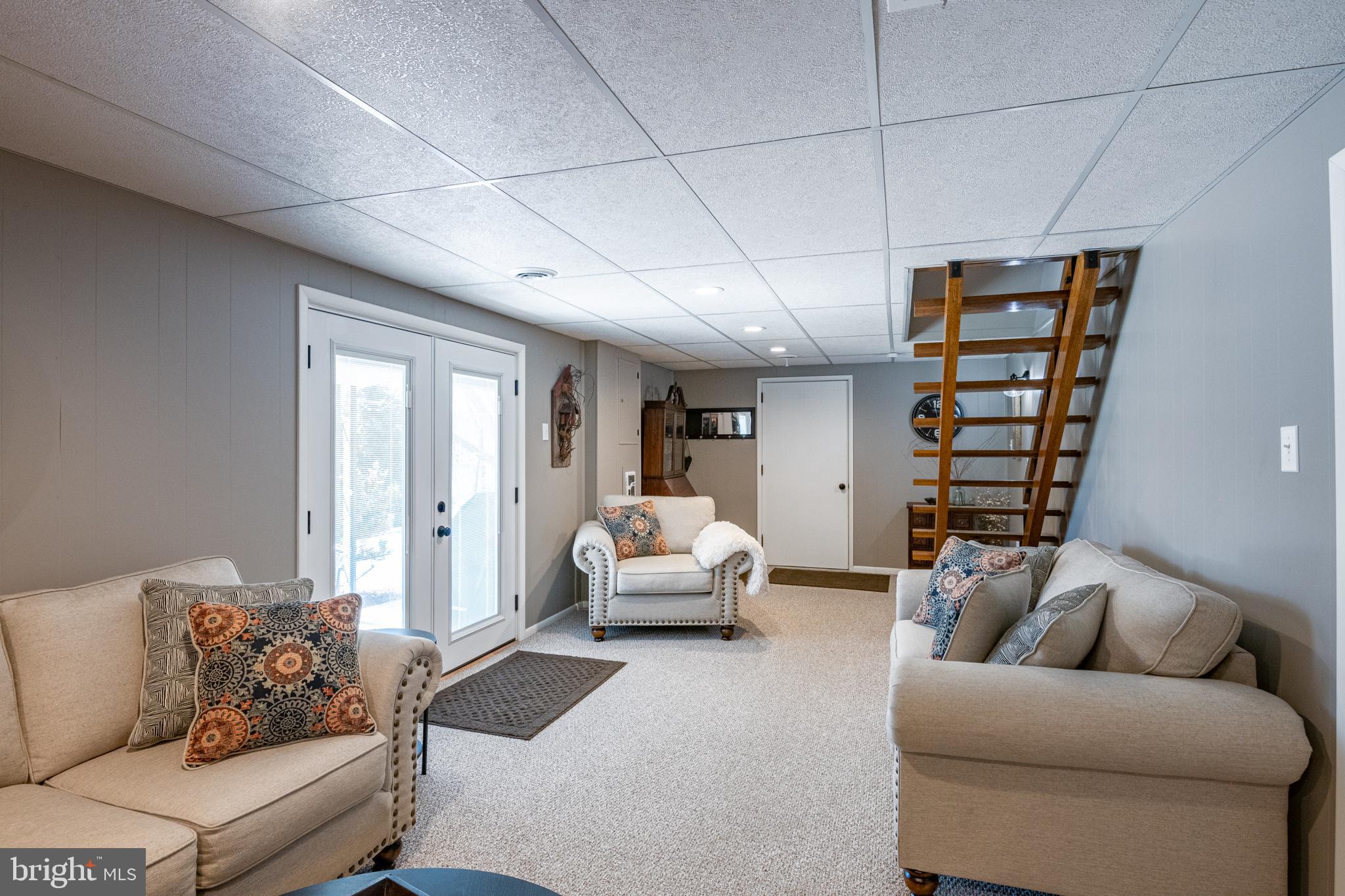 WEST HILLS - Residential