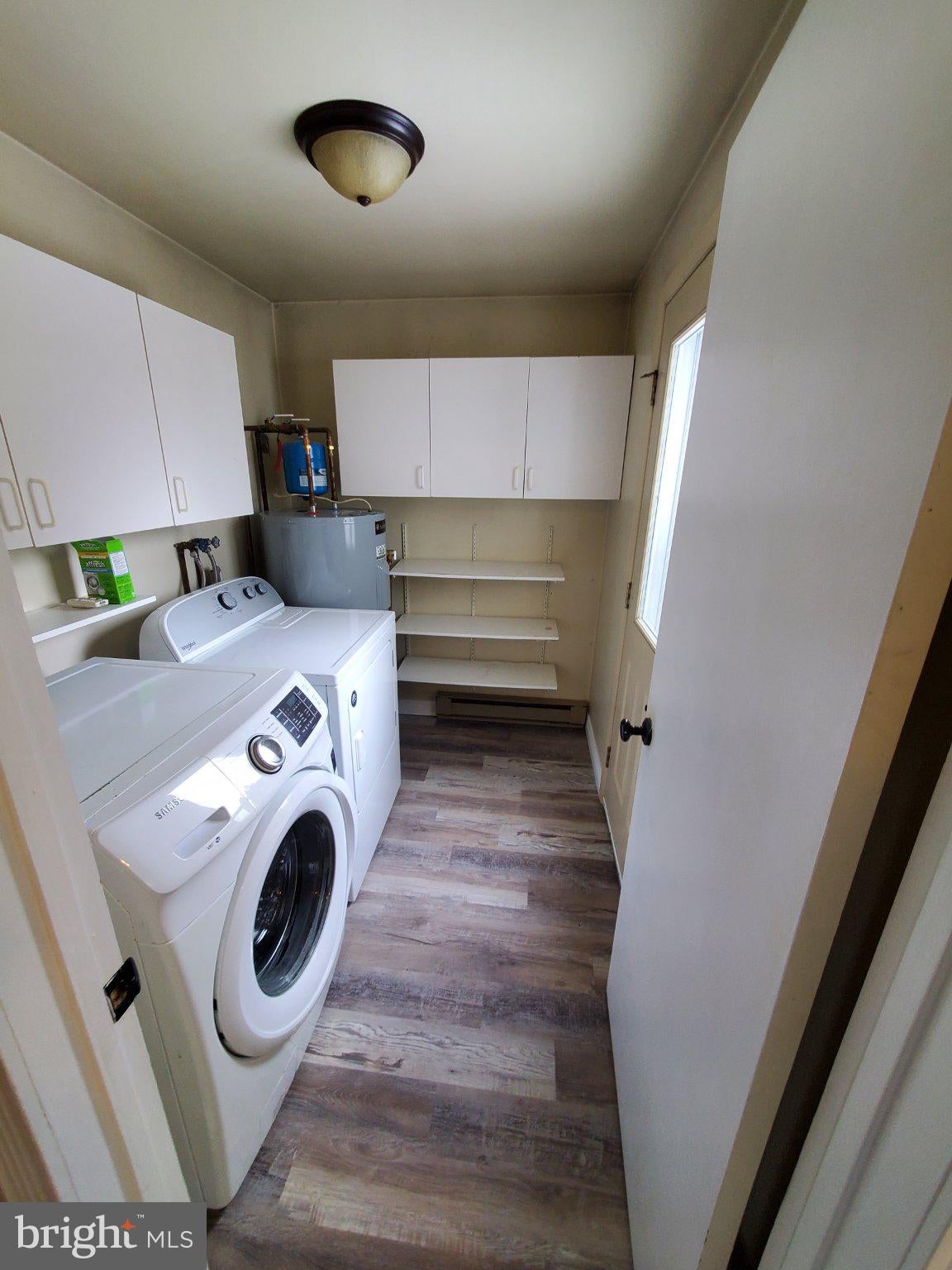 6 GROVE CIRCLE