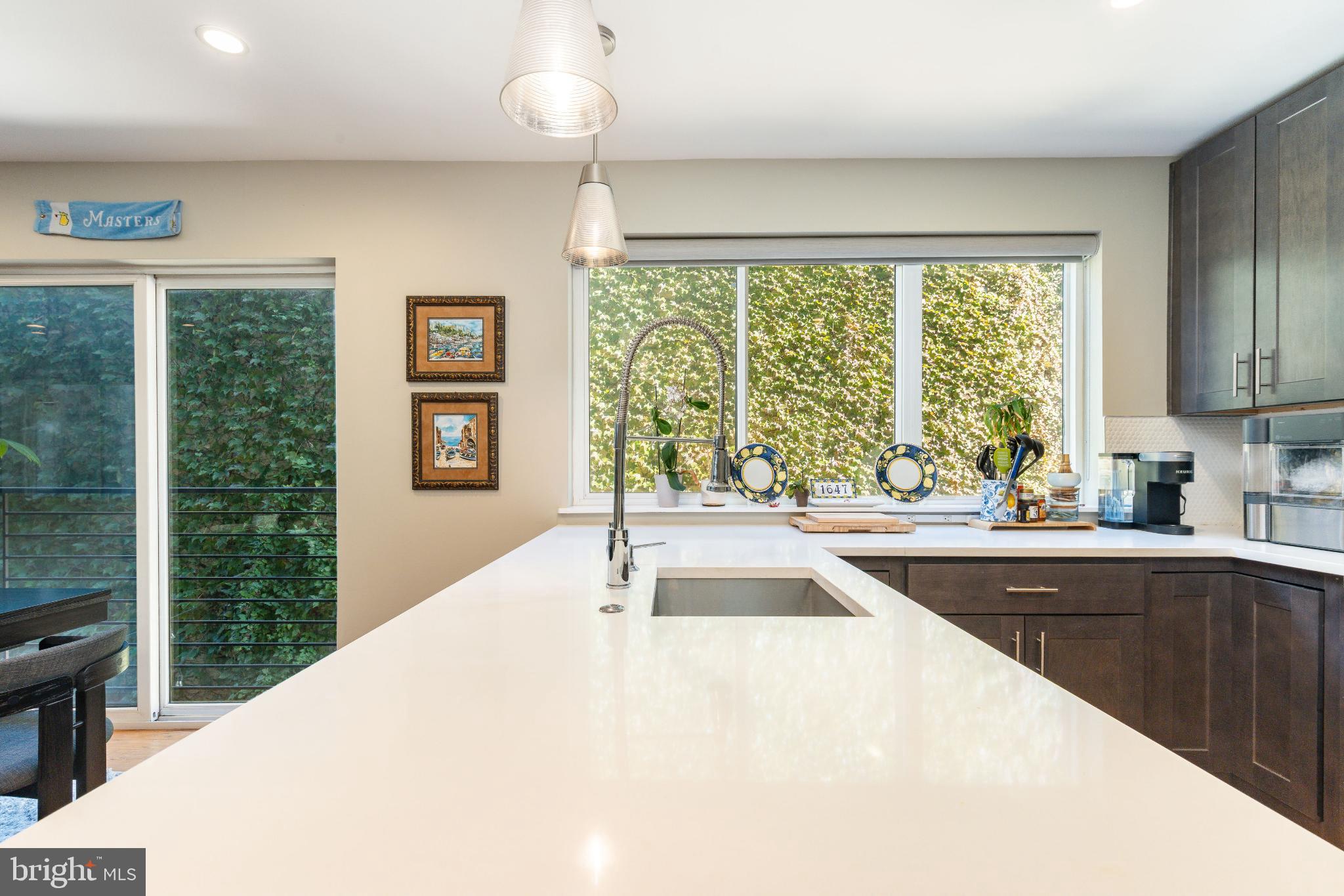 1647 E EYRE STREET 8