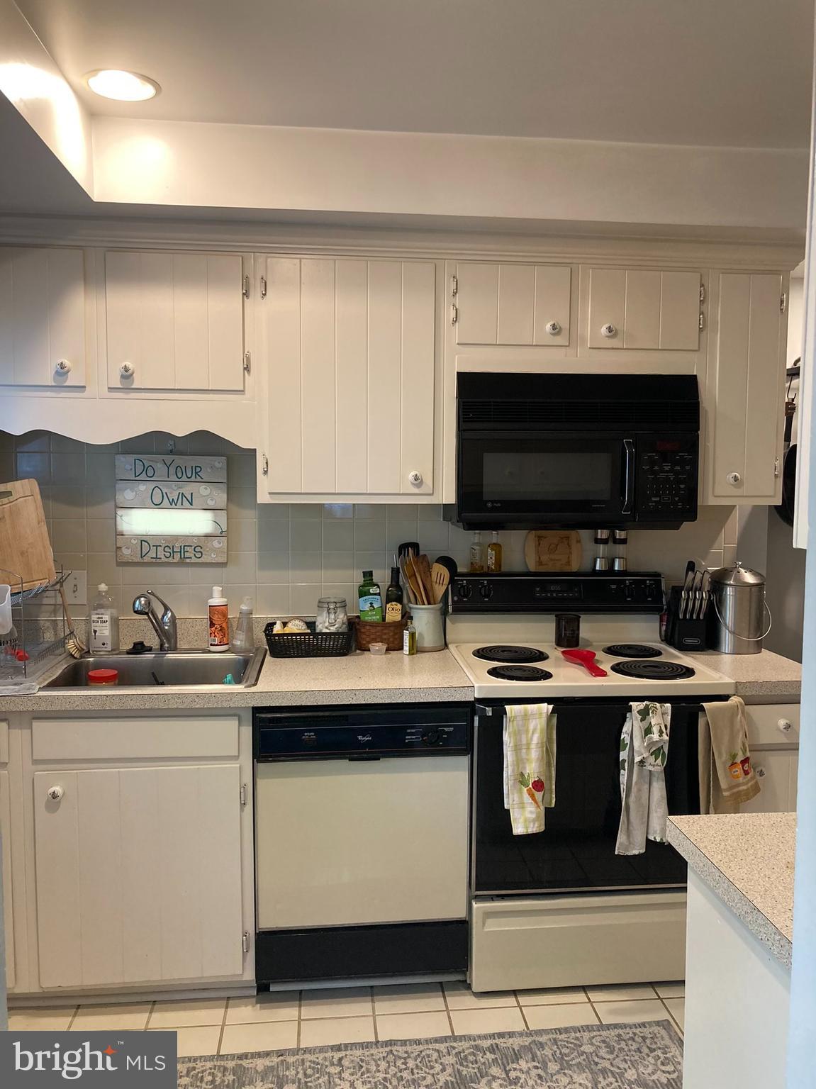 FAIRLINGTON GLEN - Residential Lease