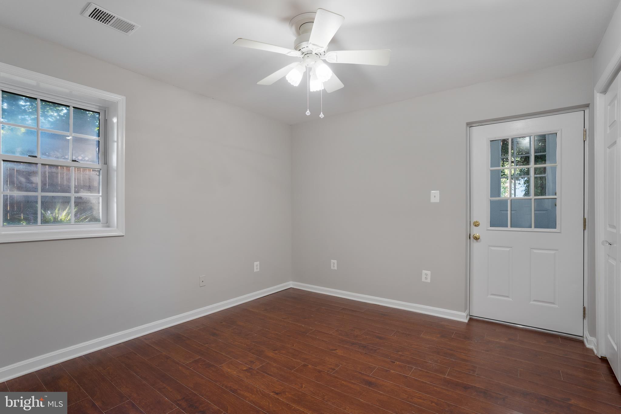 WEEMS SQUARE - Residential