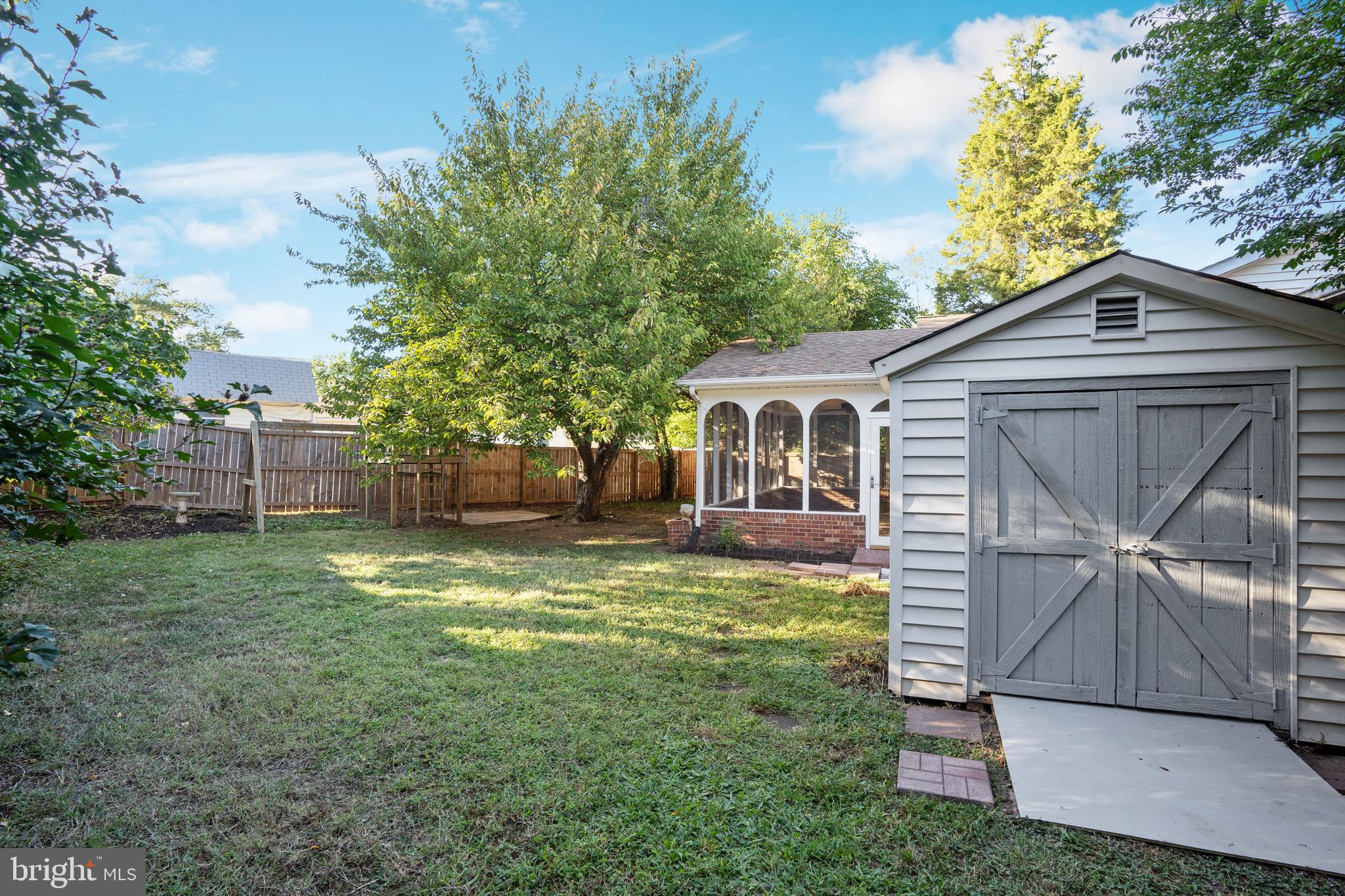 WEEMS SQUARE - Residential