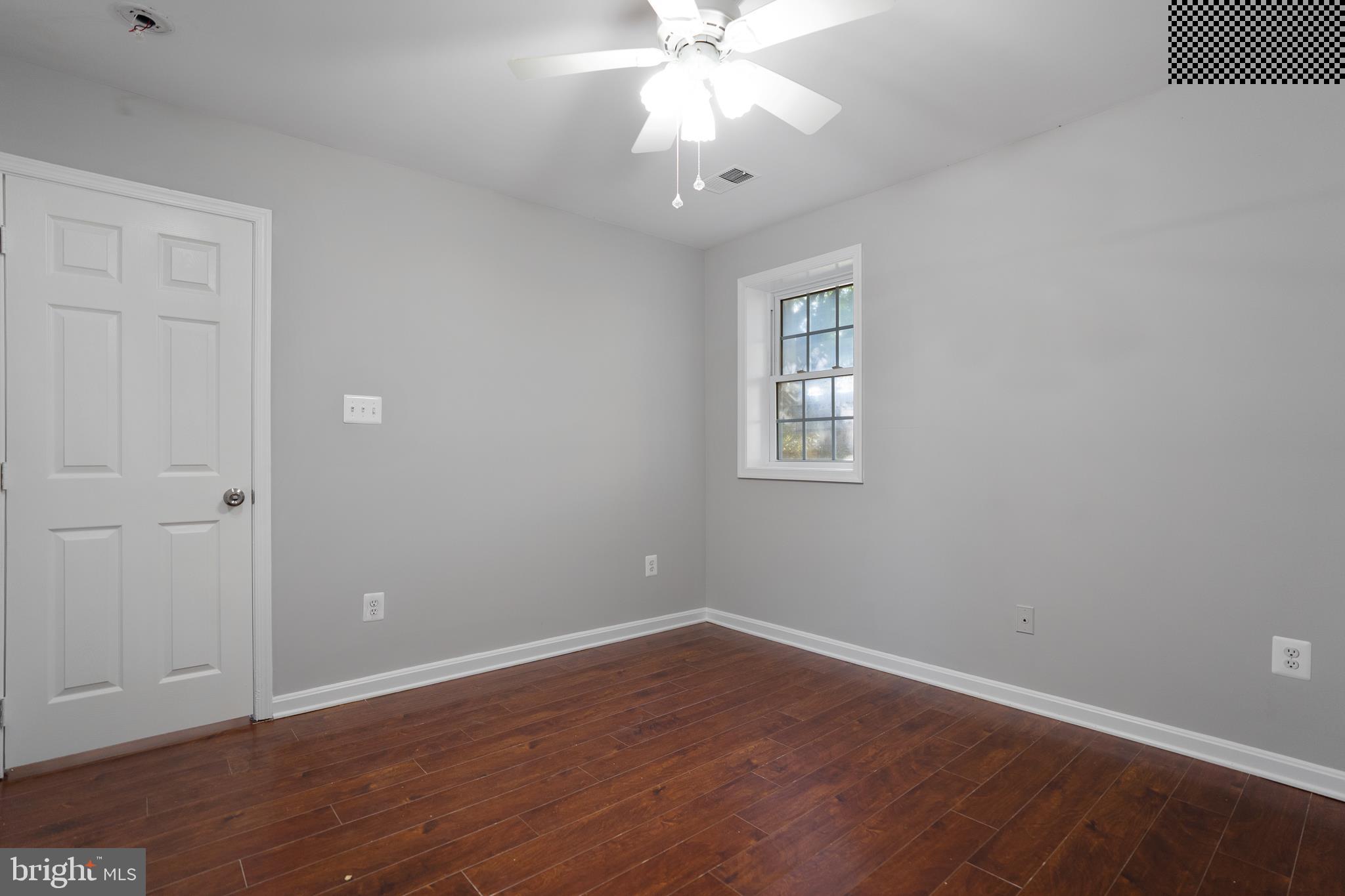 WEEMS SQUARE - Residential