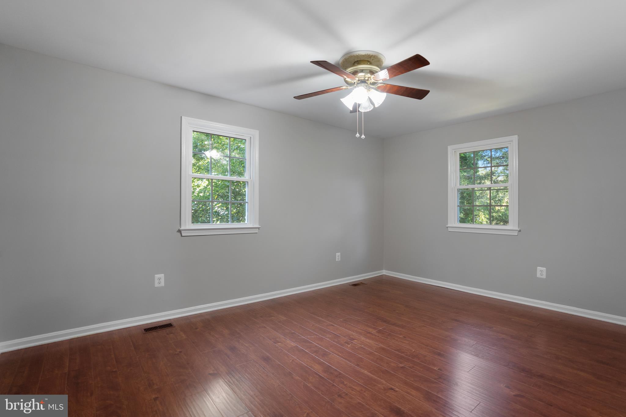 WEEMS SQUARE - Residential