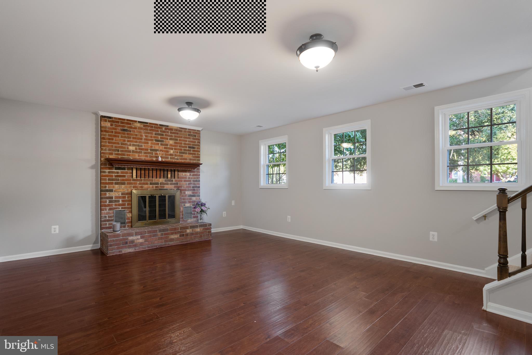 WEEMS SQUARE - Residential