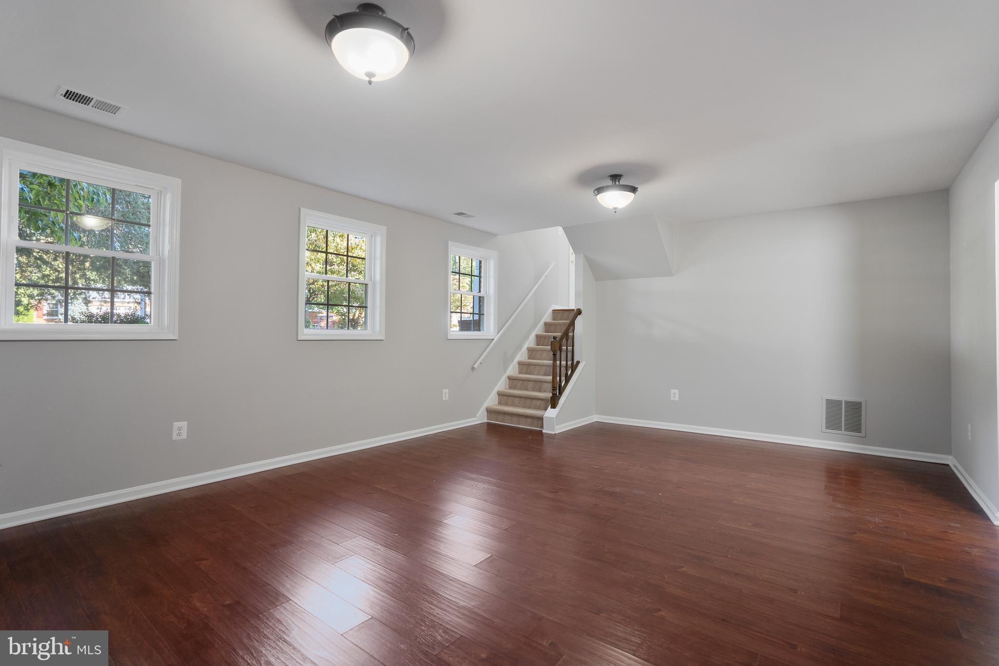 WEEMS SQUARE - Residential