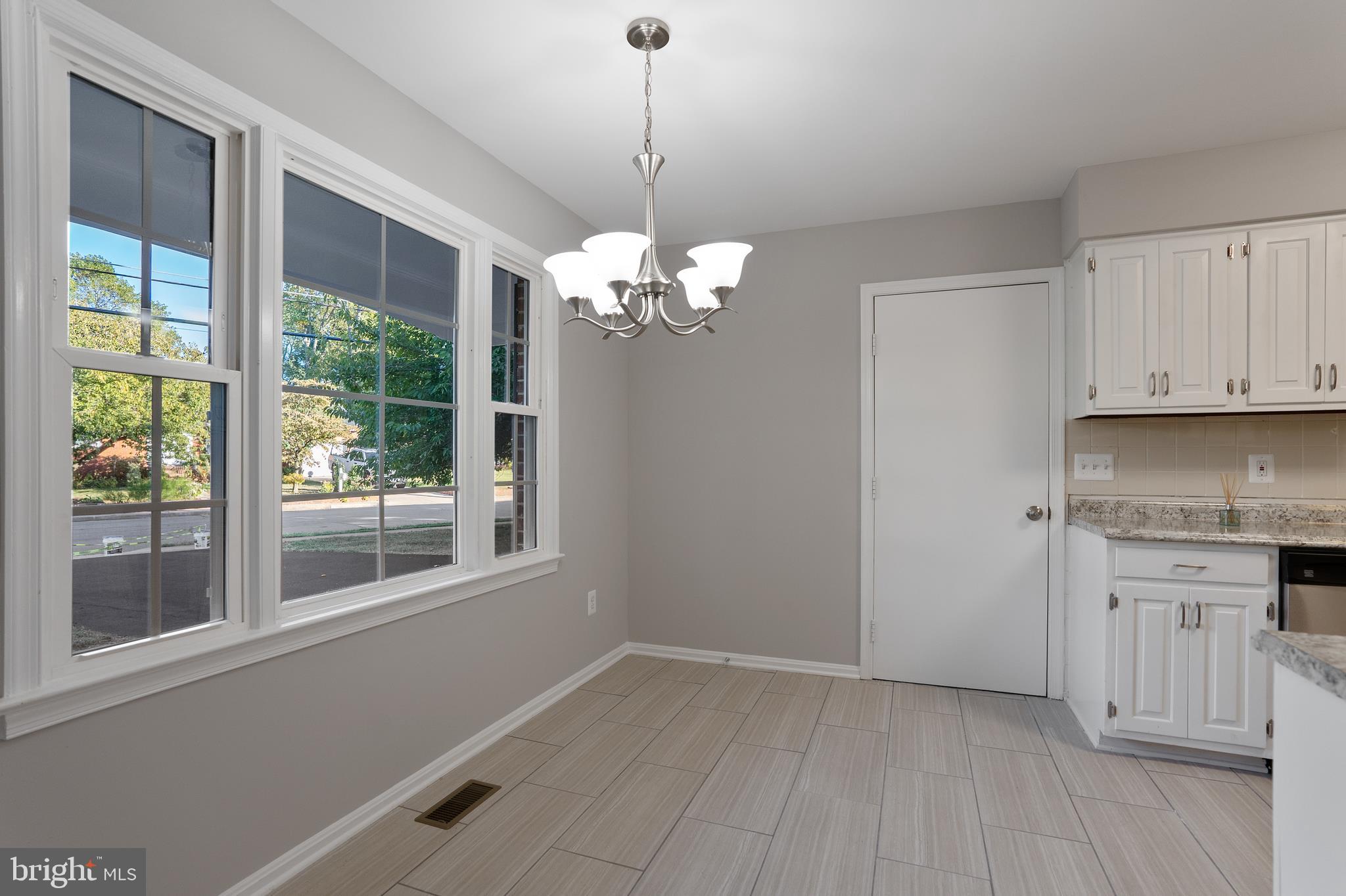 WEEMS SQUARE - Residential