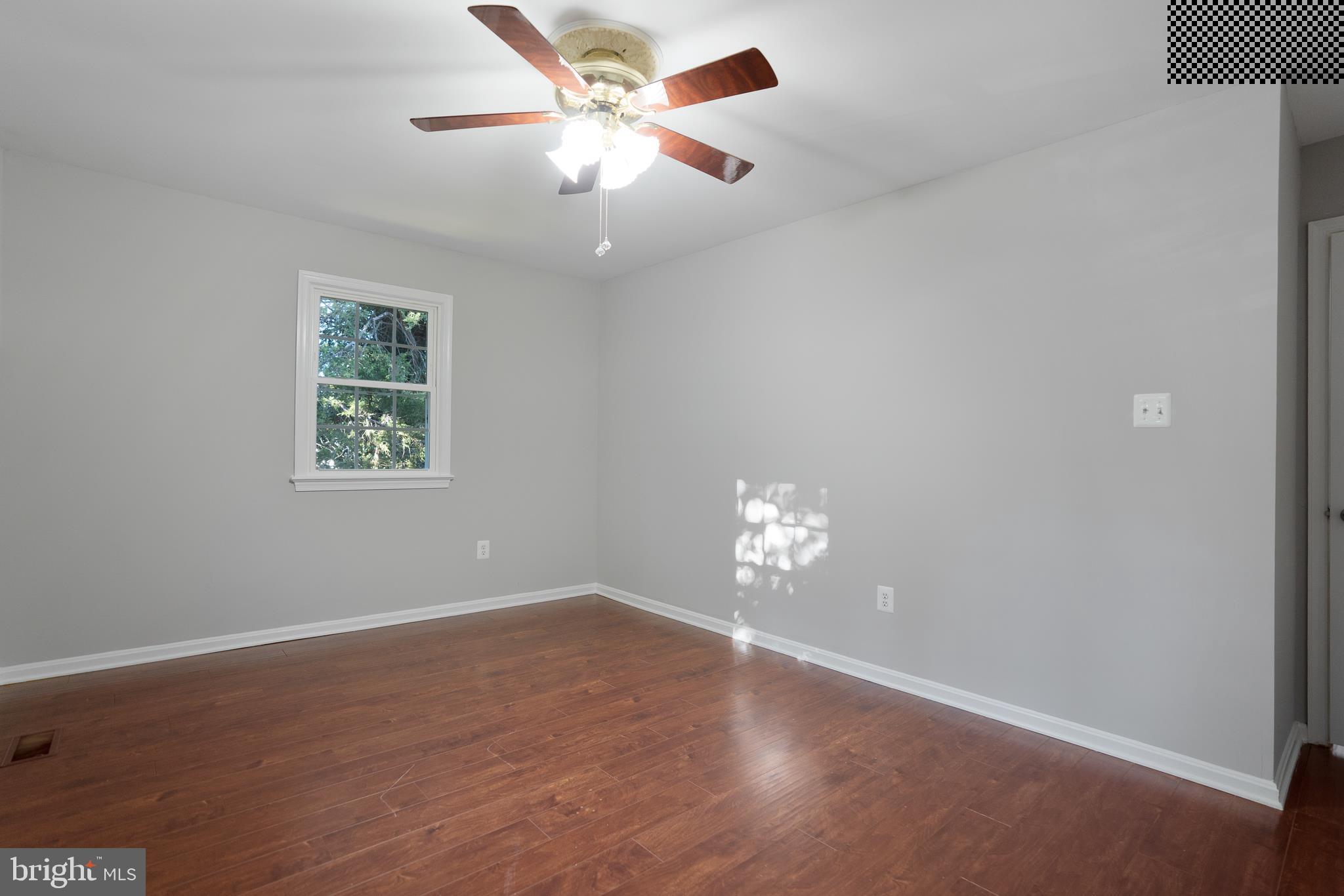 WEEMS SQUARE - Residential