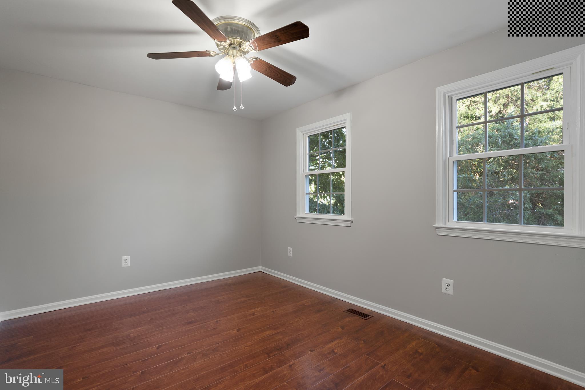 WEEMS SQUARE - Residential