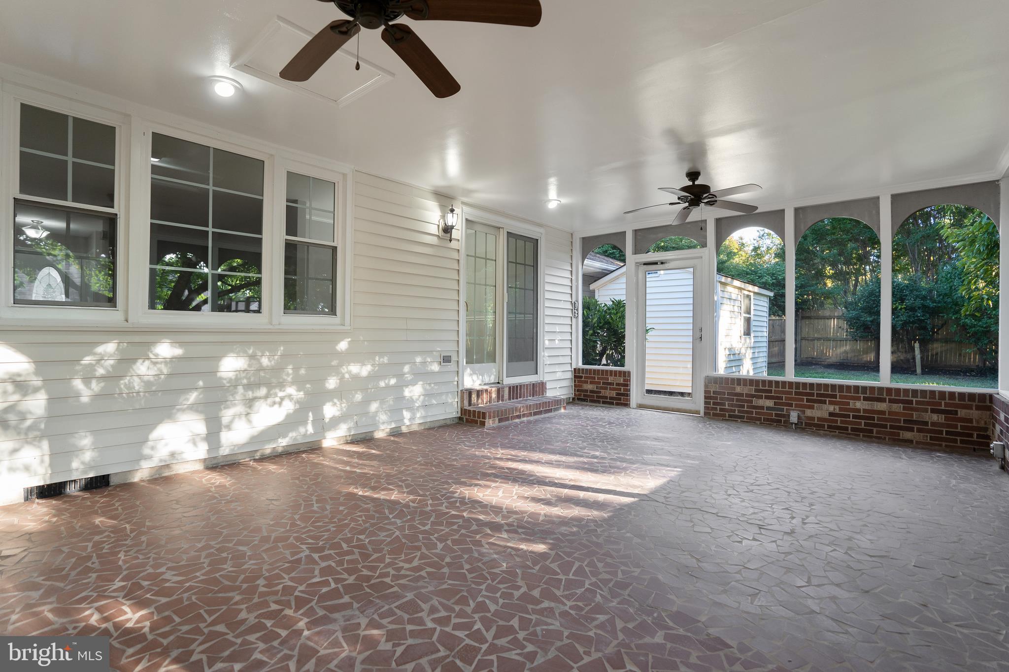 WEEMS SQUARE - Residential
