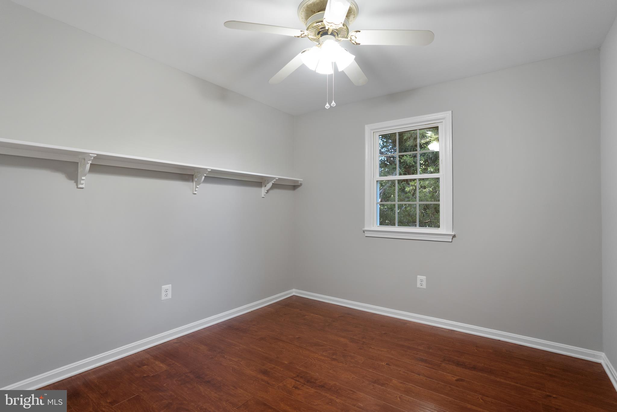 WEEMS SQUARE - Residential