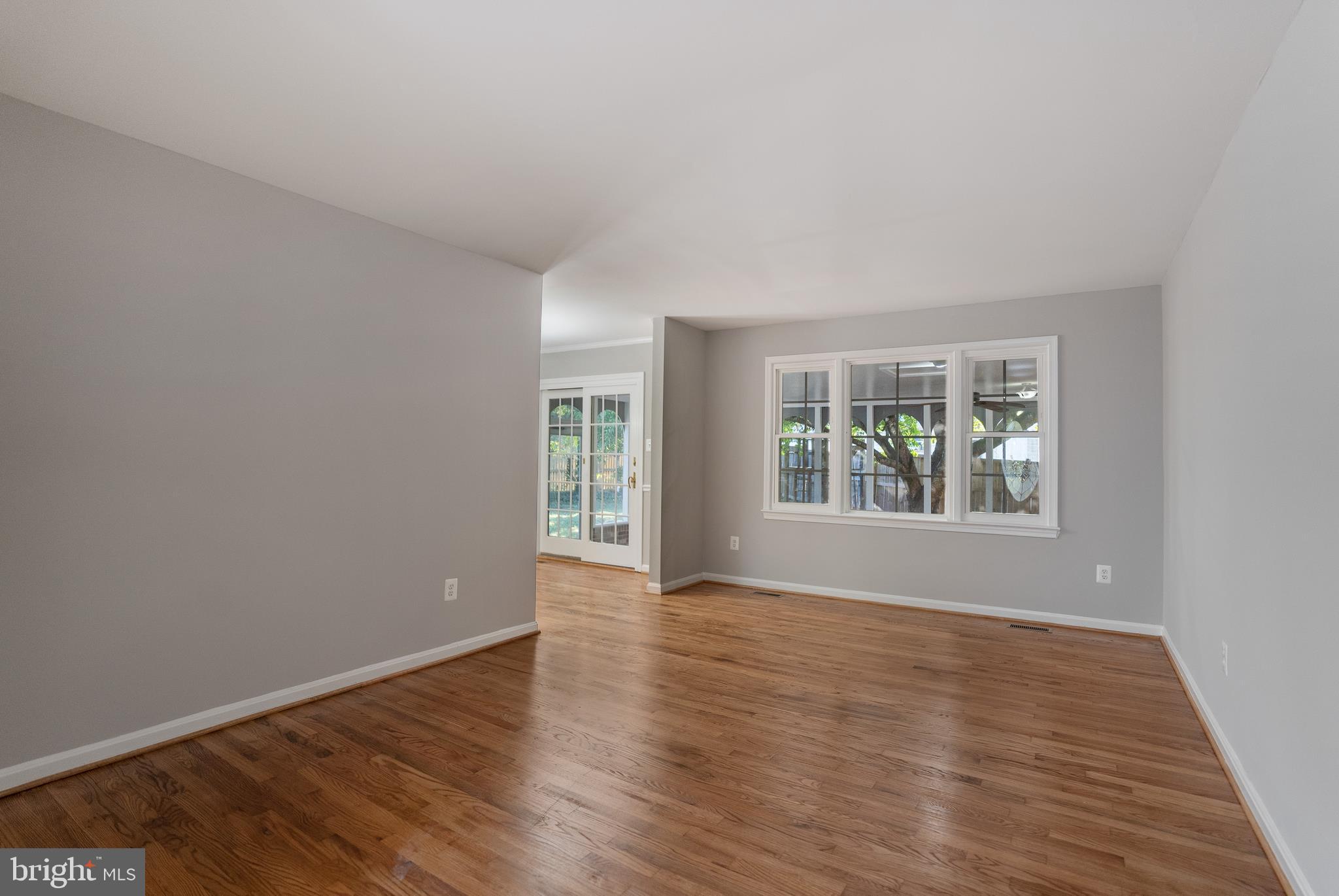WEEMS SQUARE - Residential
