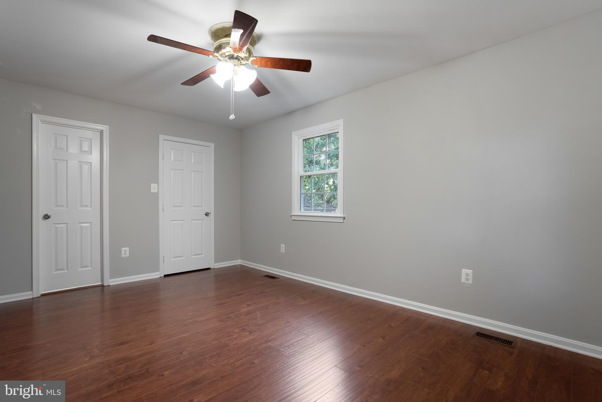 WEEMS SQUARE - Residential