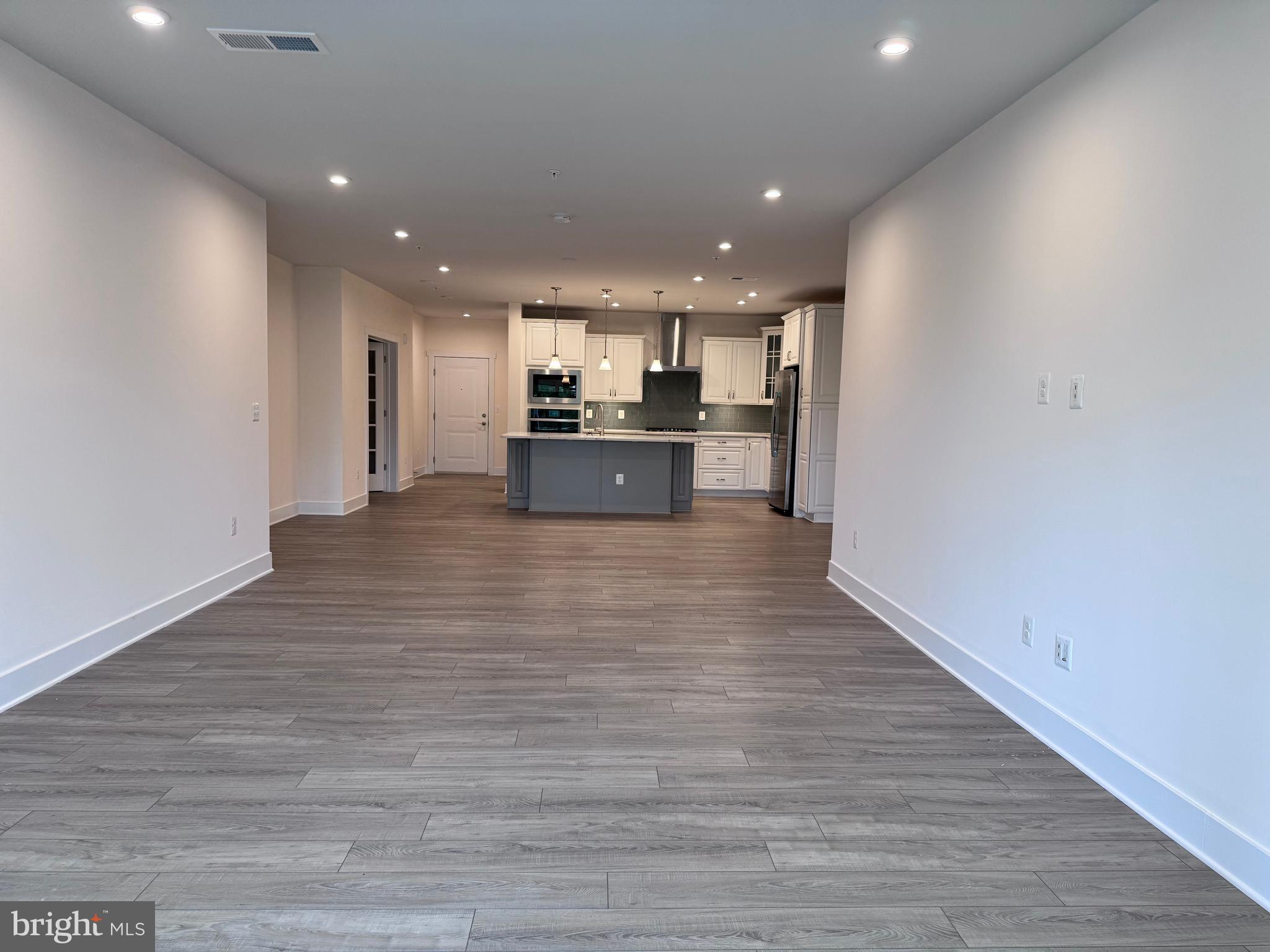 FOUR SEASONS AT KENT ISLAND - Residential