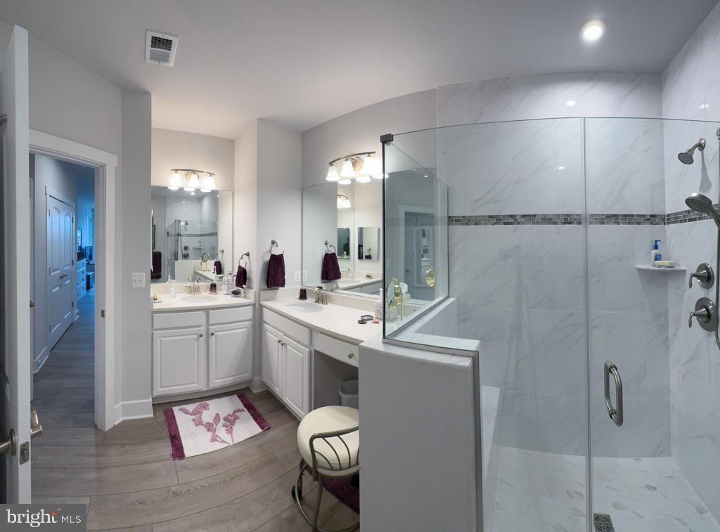 FOUR SEASONS AT KENT ISLAND - Residential