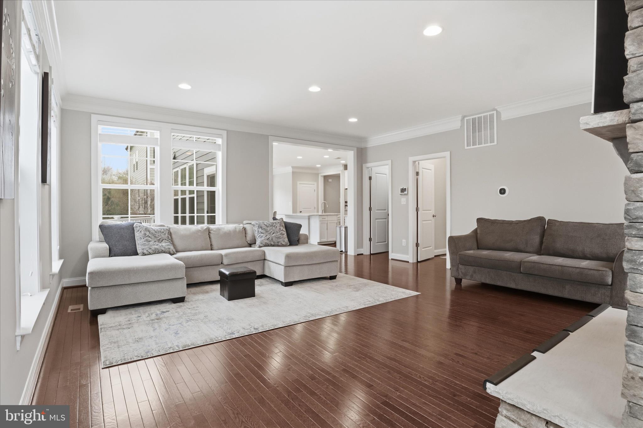 RESERVE AT OAKVIEW - Residential