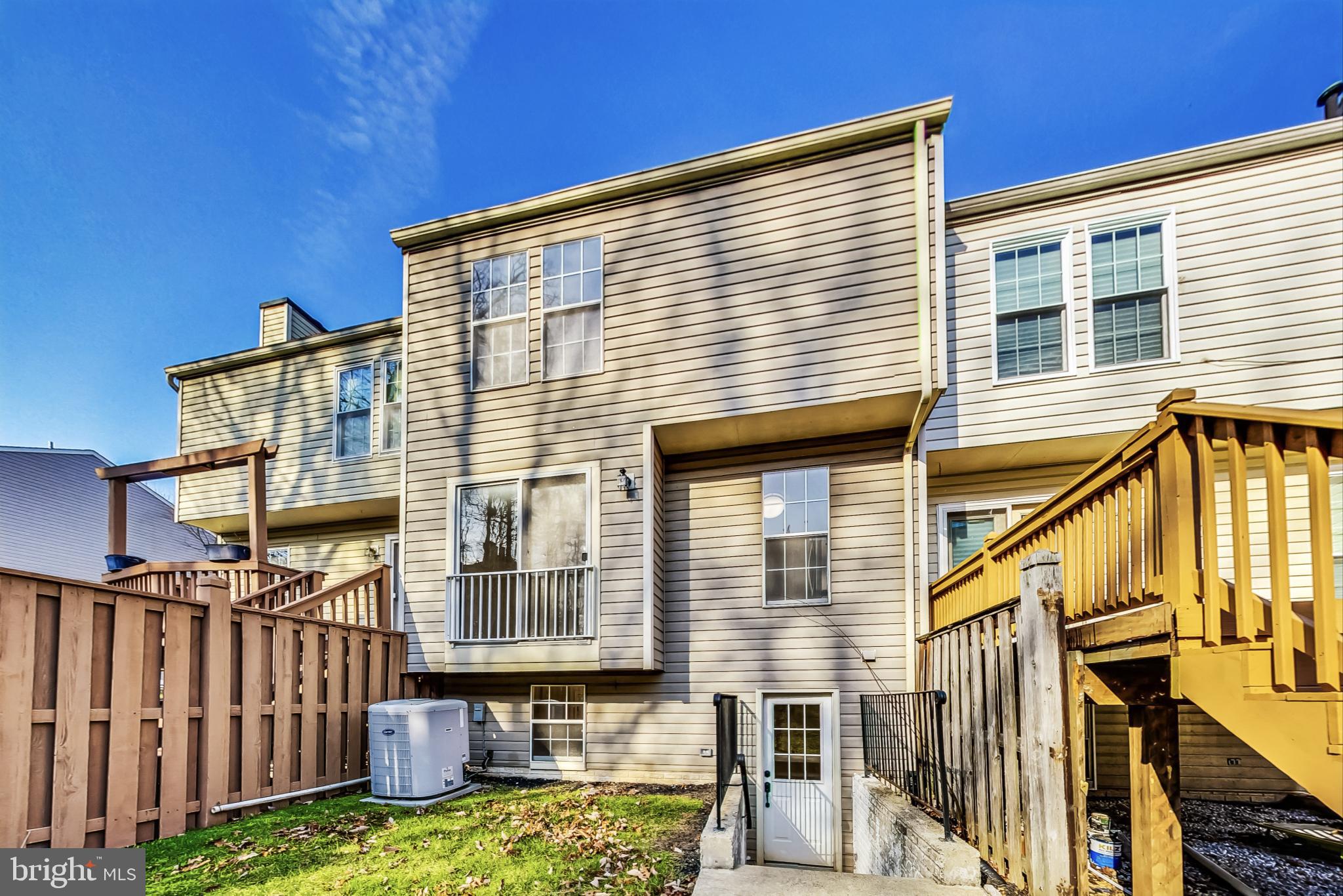 RUSSETT - Residential