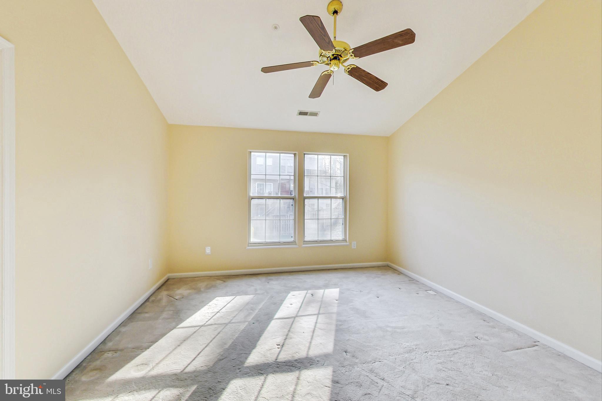 RUSSETT - Residential