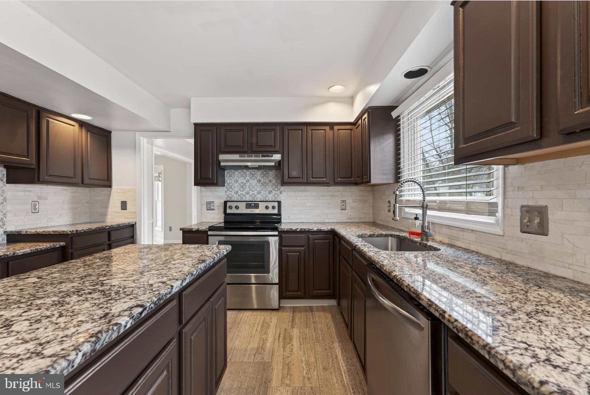 WRANGLE HILL ESTATES - Residential