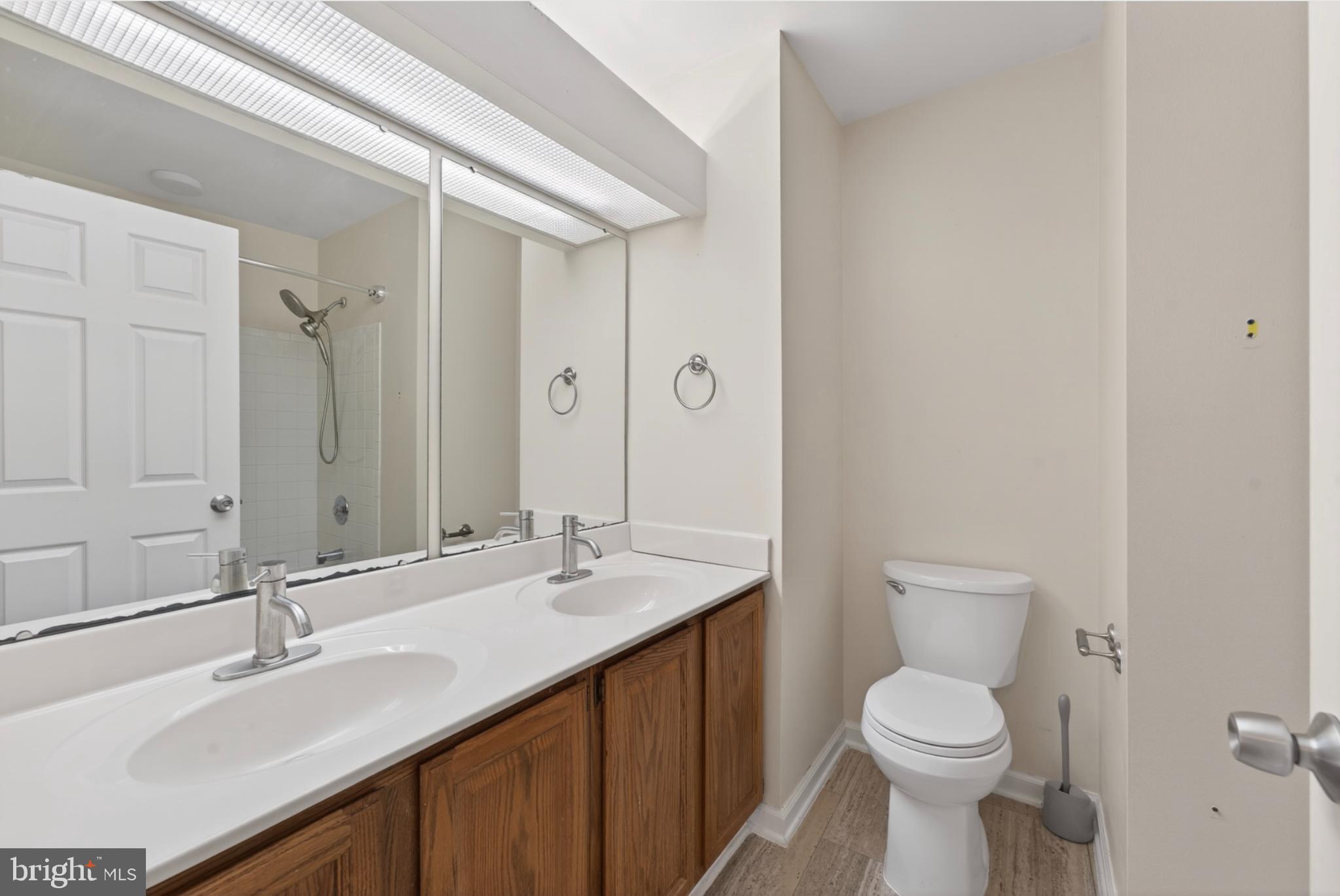 WRANGLE HILL ESTATES - Residential