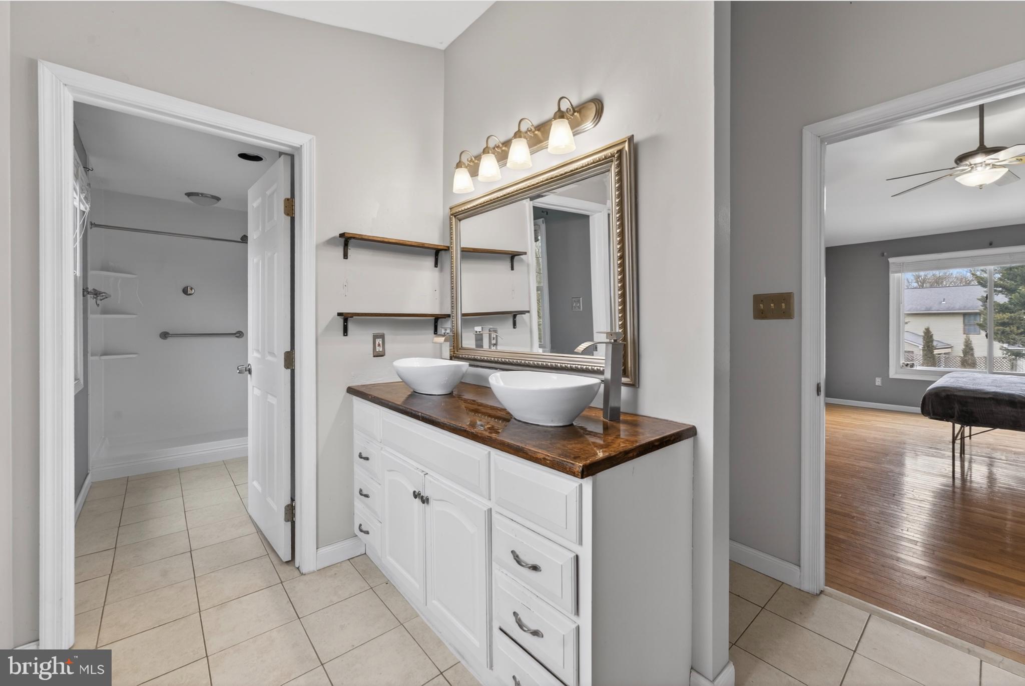 WRANGLE HILL ESTATES - Residential